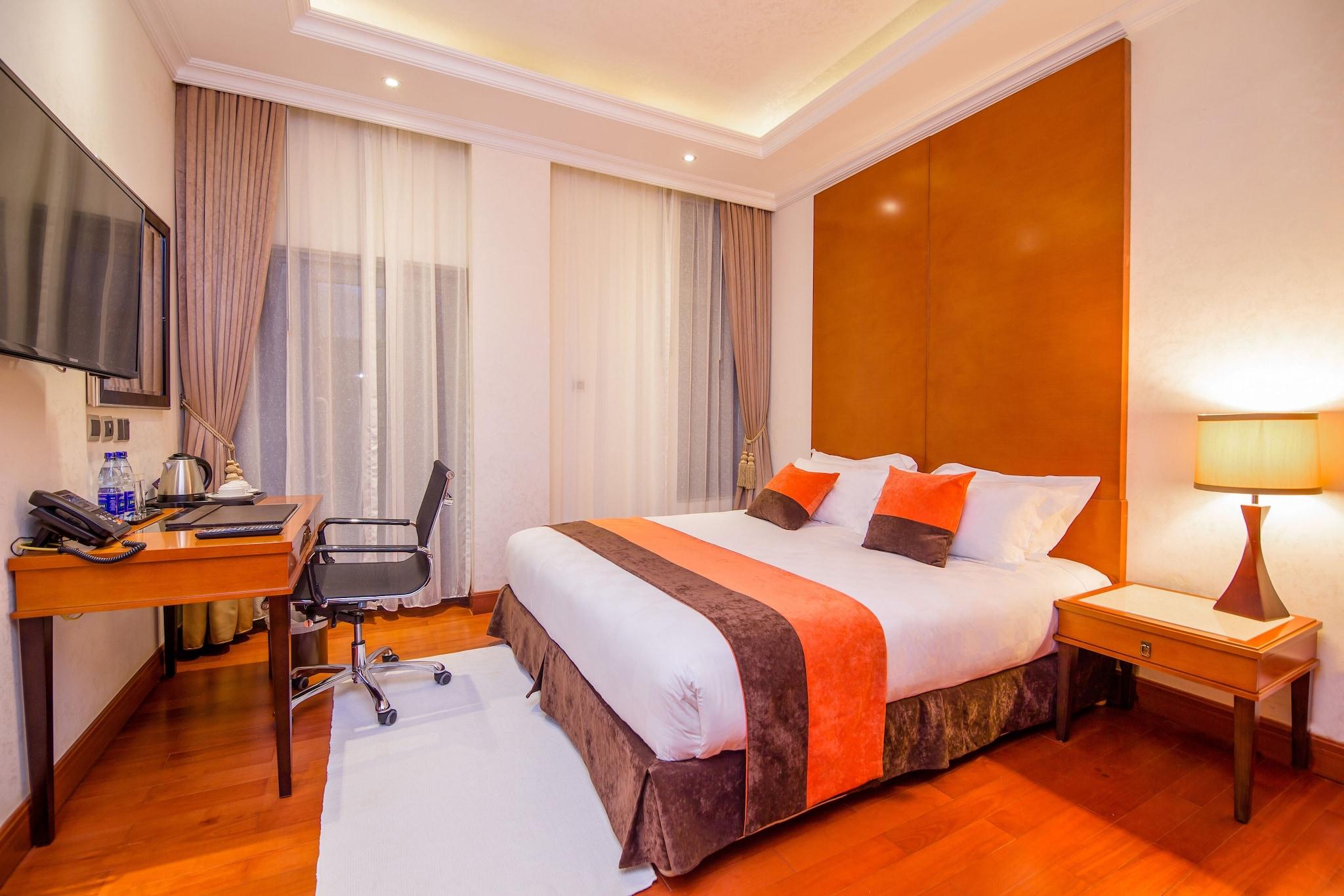 Alba Hotel Meru by null