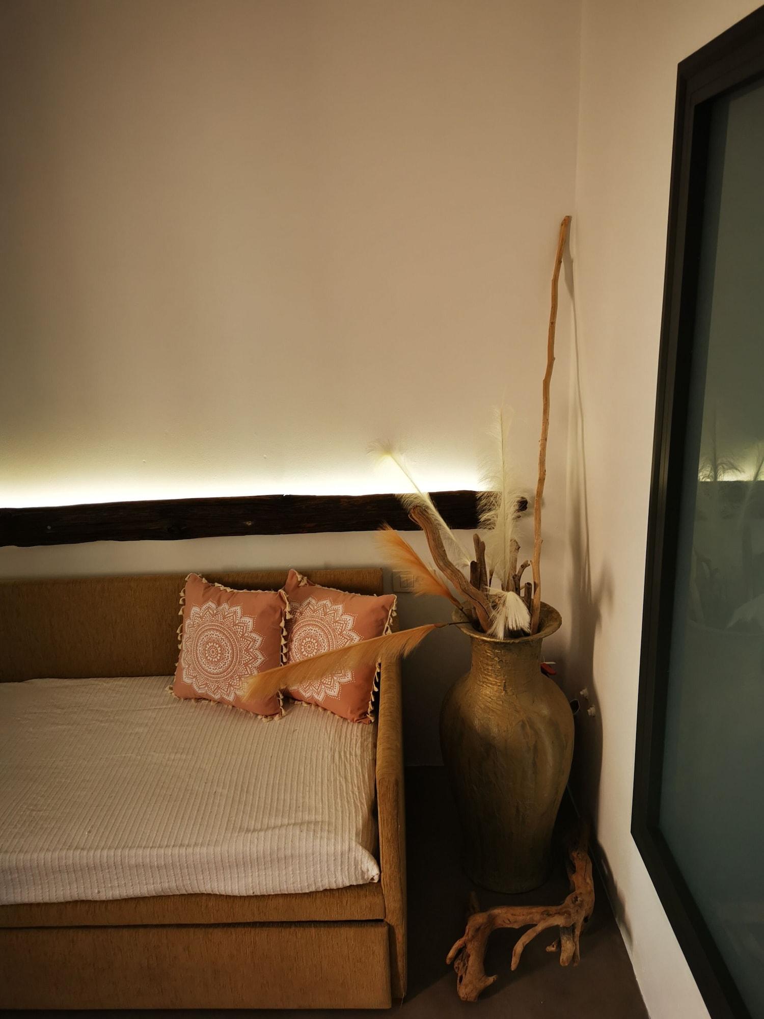 Niriides Hotel & Apartments by null