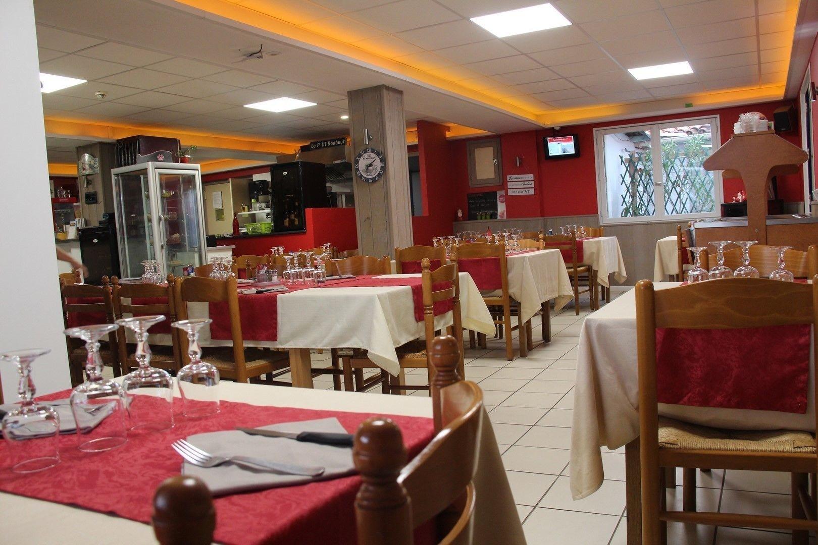Au Petit Bonheur