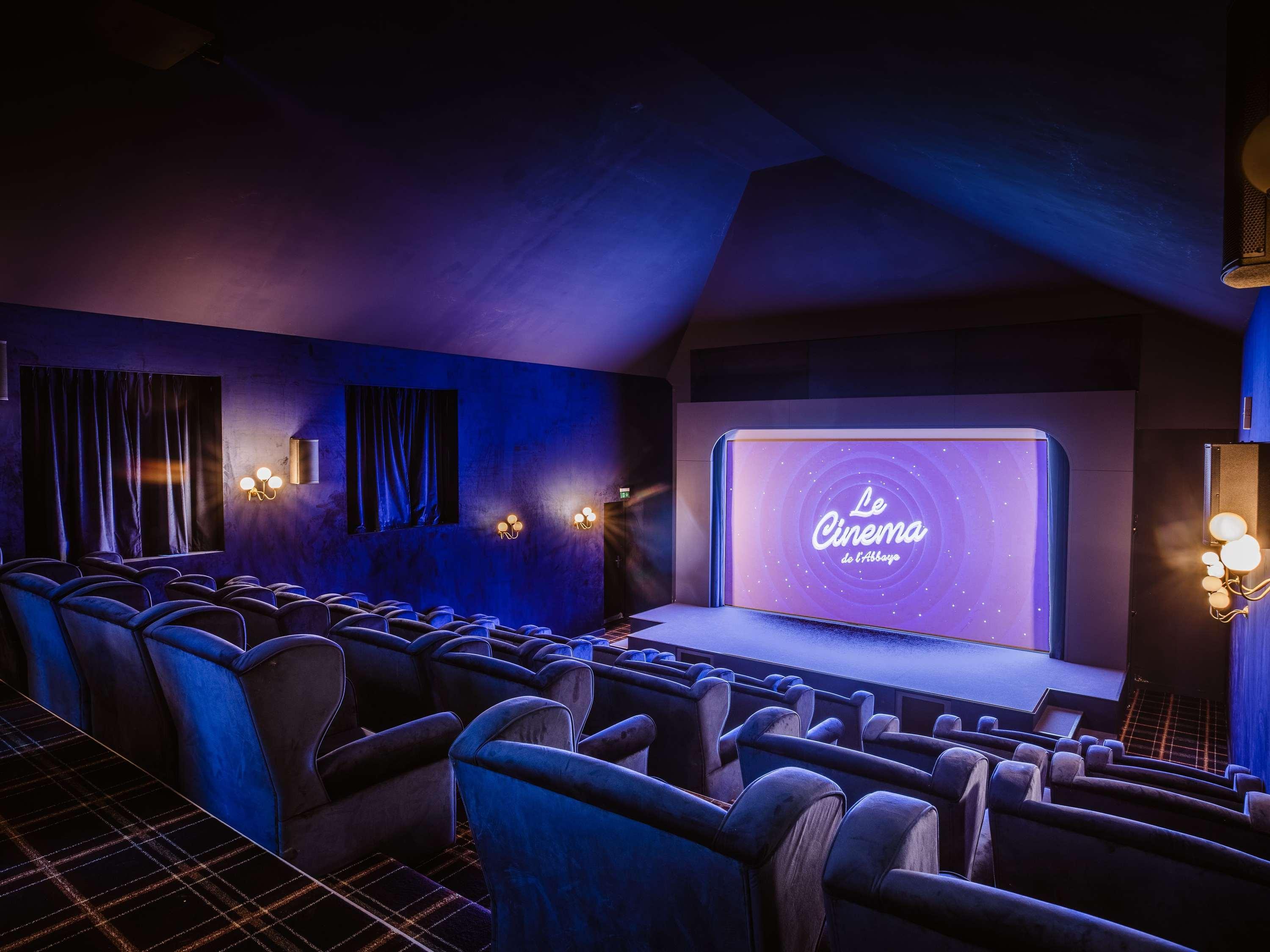 Abbaye des Vaux de Cernay by null