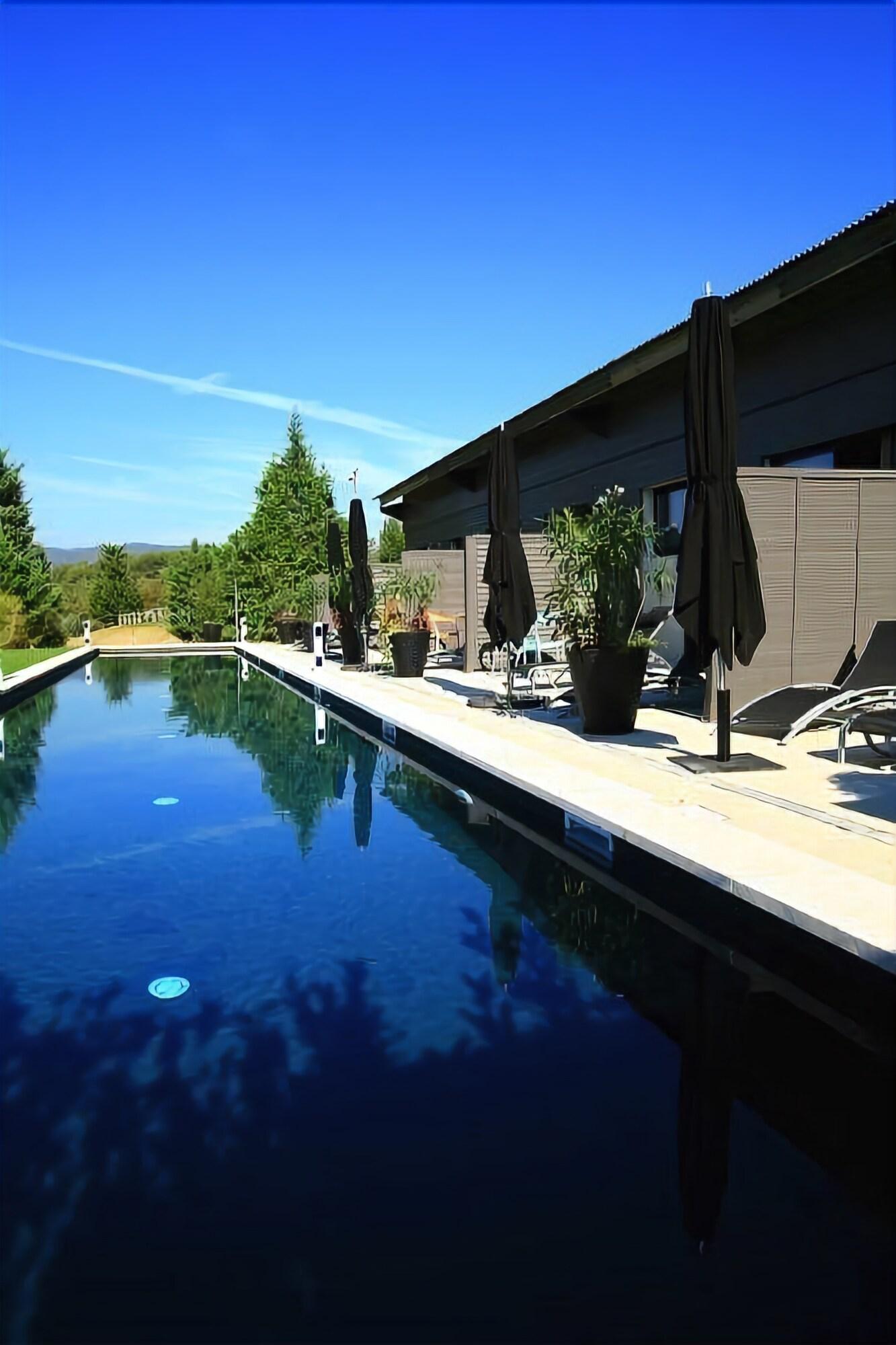 Hôtel Auberge La Fenière by null