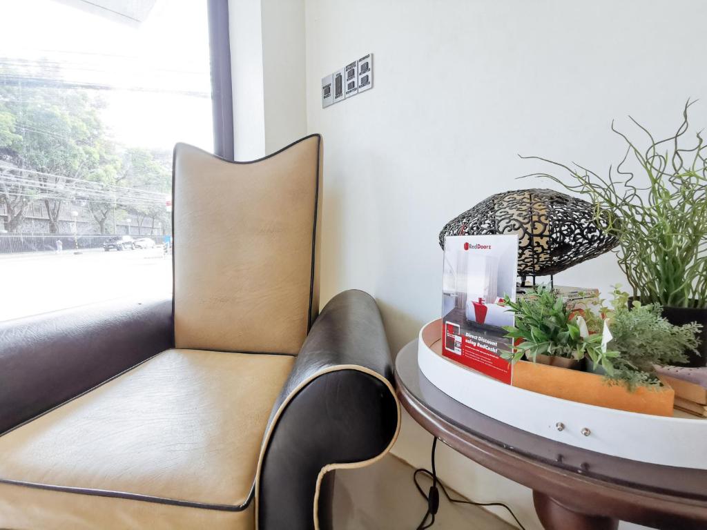RedDoorz Plus near Bangko Sentral ng Pilipinas DAV