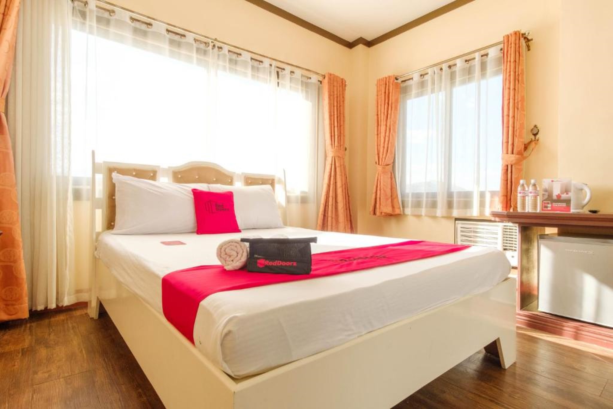 RedDoorz Plus @ Seaborne Hotel Subic Zambales