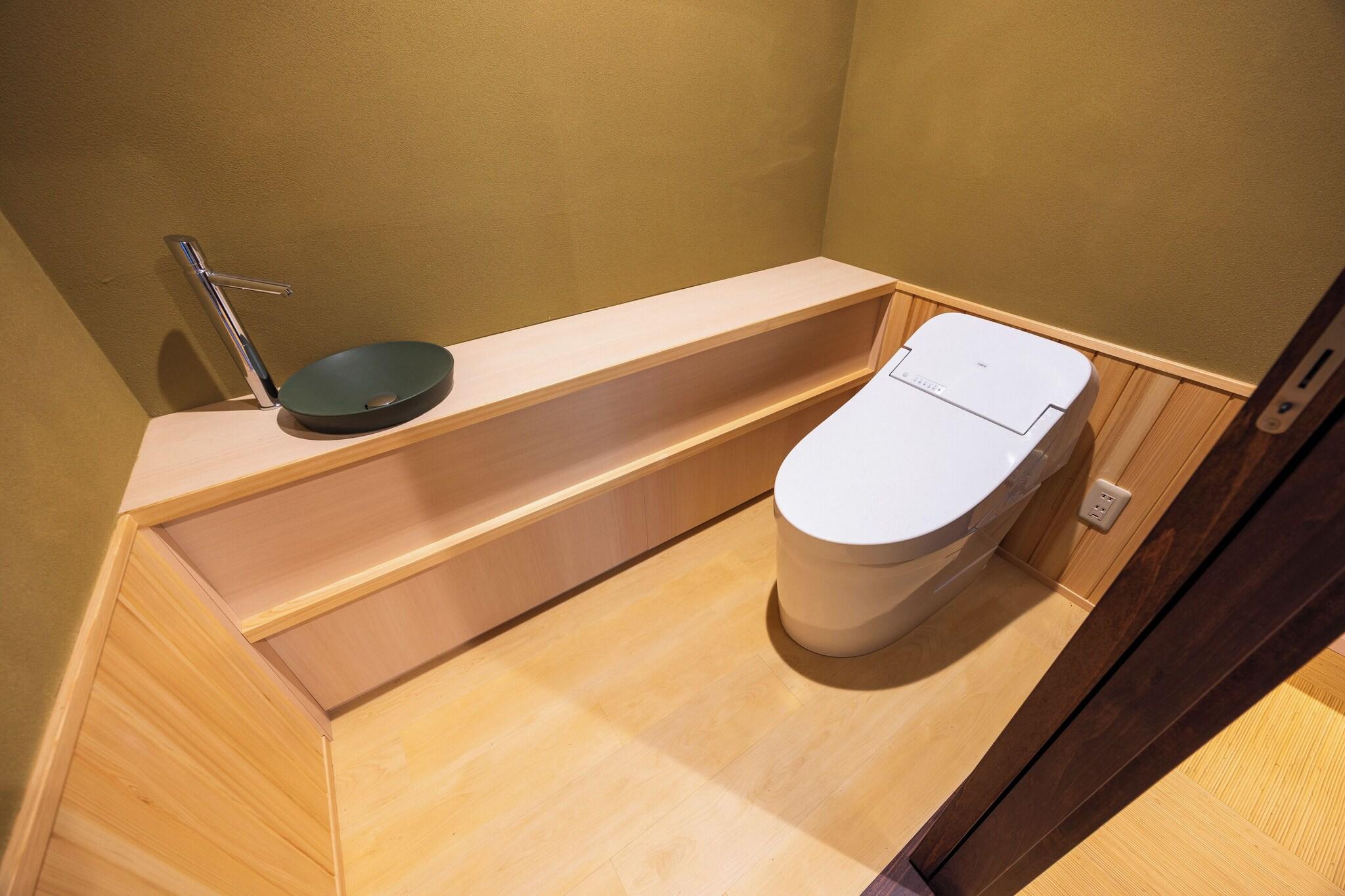 Matsuzakaya Honten by null