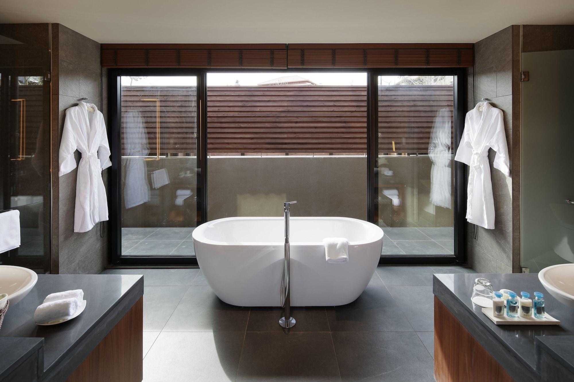 The Hiramatsu Hotels & Resorts by null