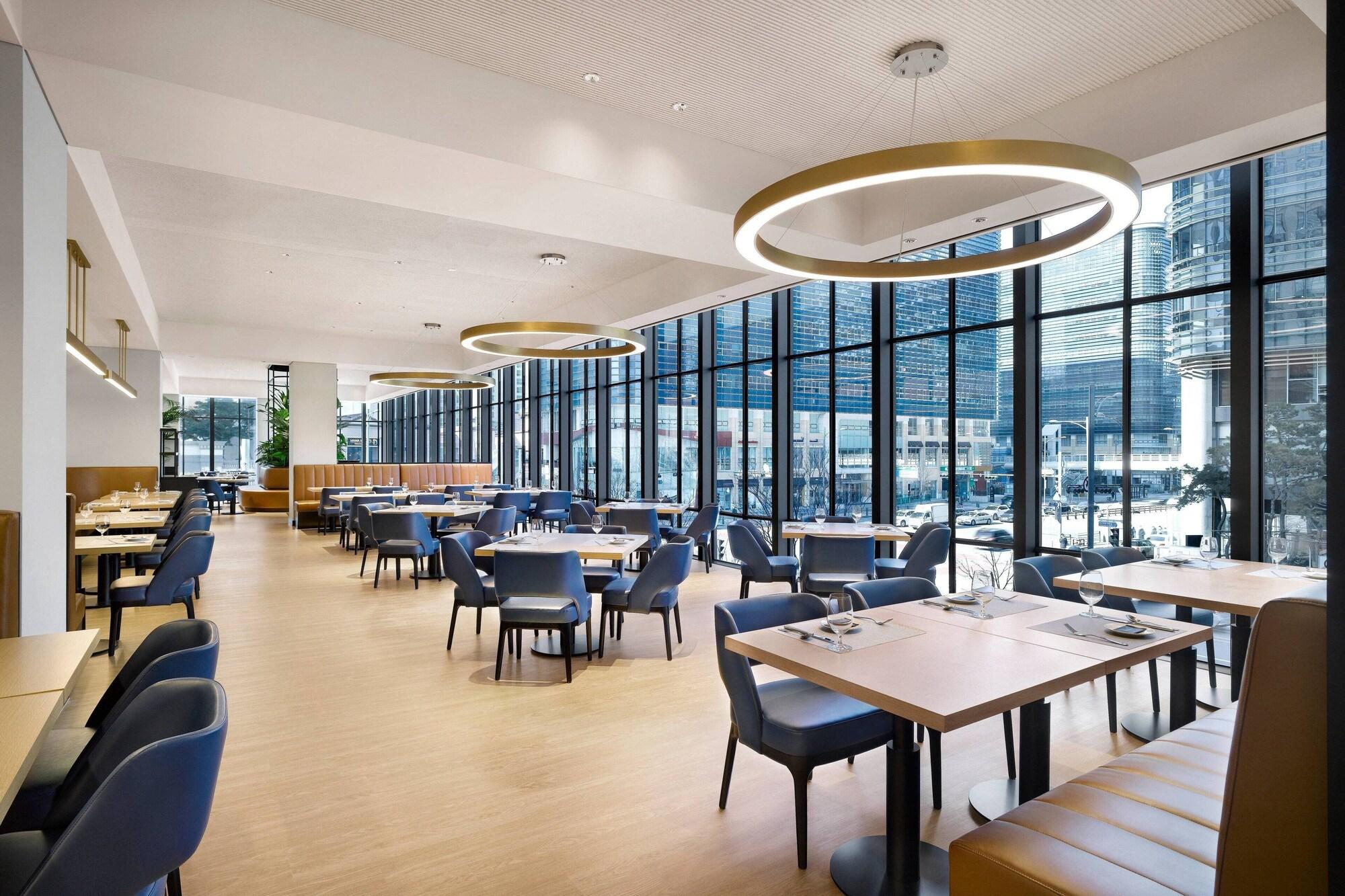 GRAVITY JOSUN Seoul Pangyo, Autograph Collection by null