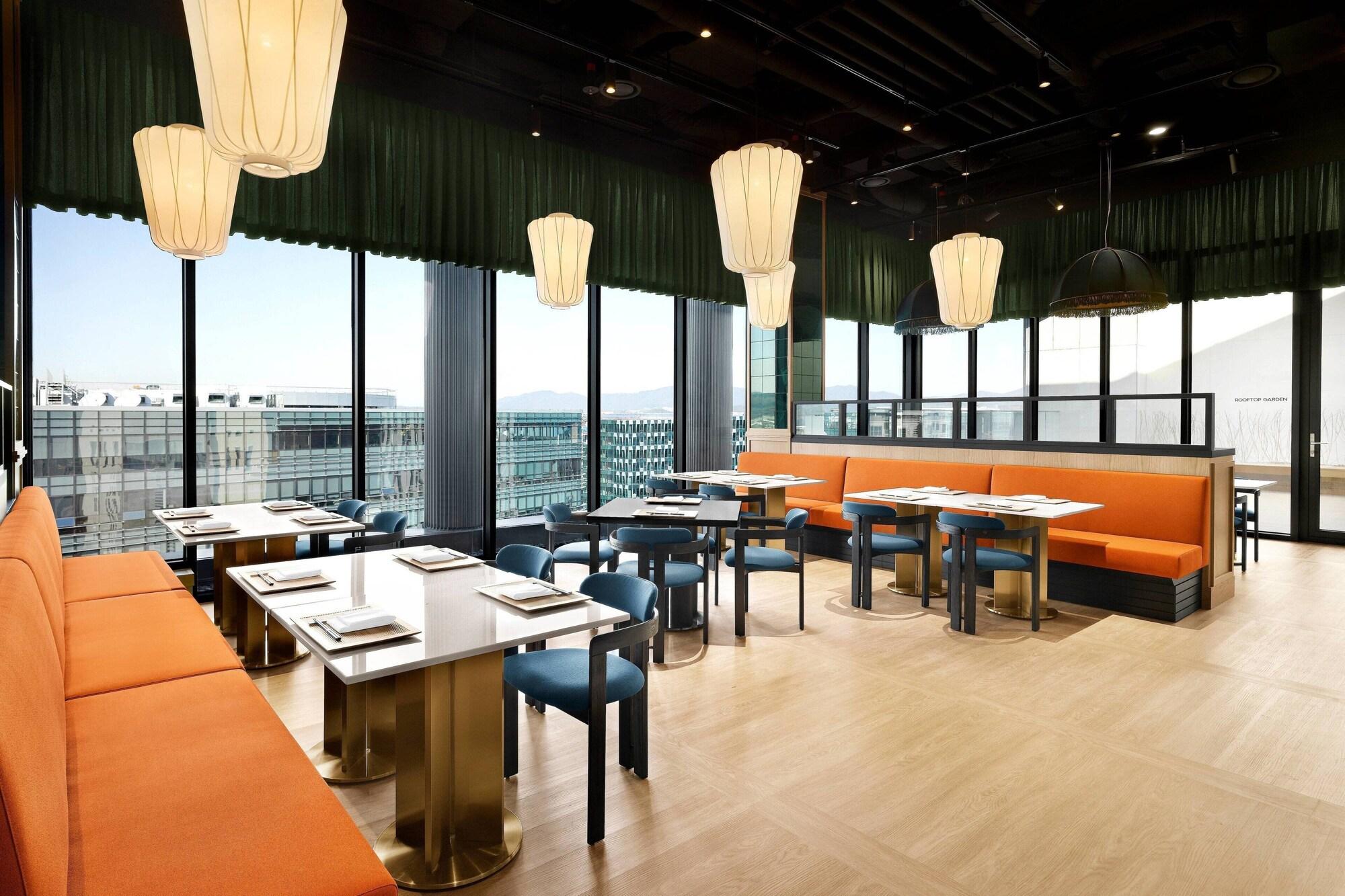 GRAVITY JOSUN Seoul Pangyo, Autograph Collection by null