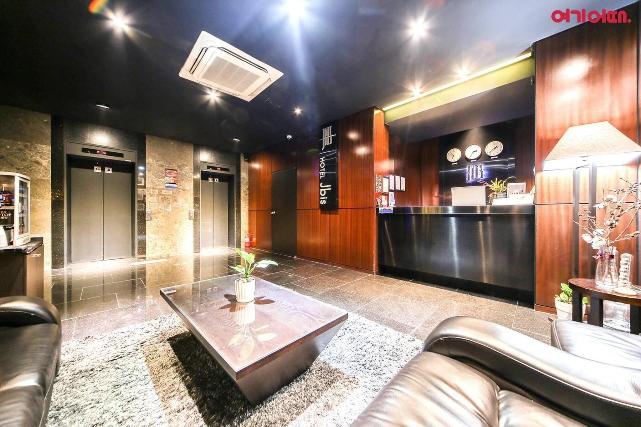 Jbis Hotel