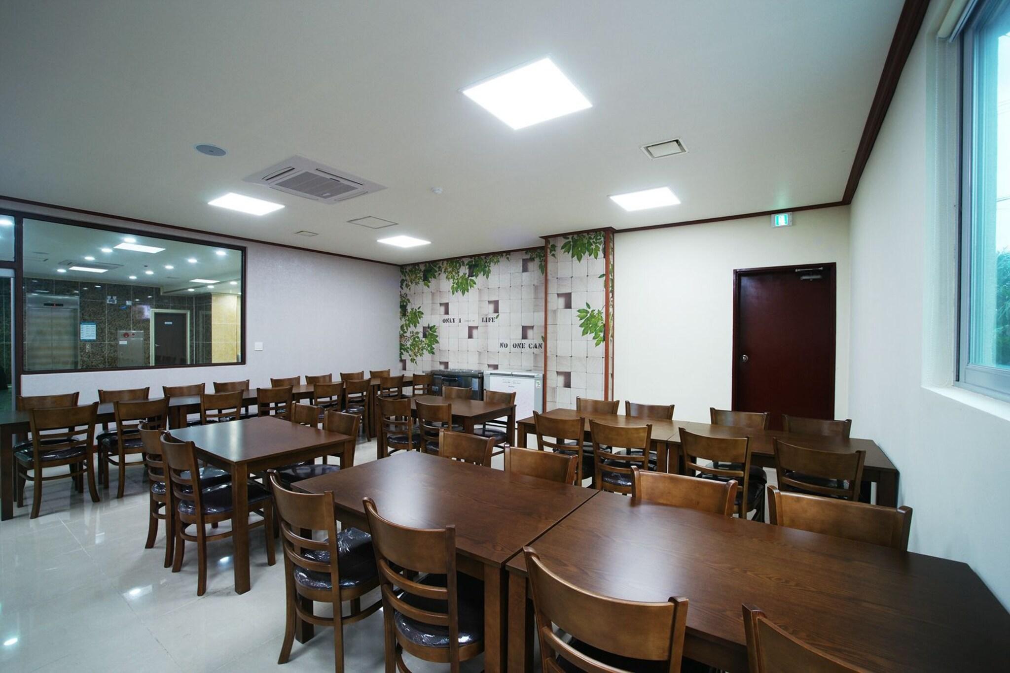 Seongsan Aqua Beach Hotel