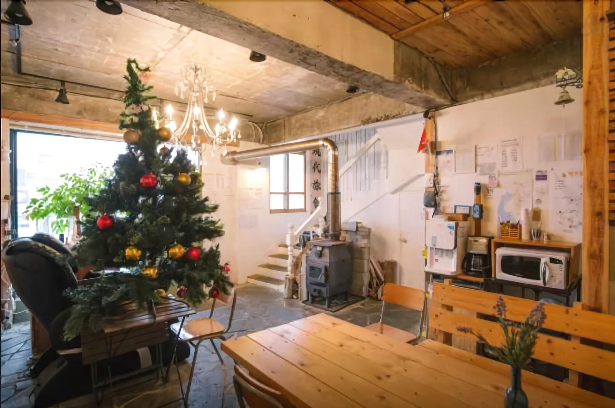 Lemon Tree Guesthouse 1 - Hostel