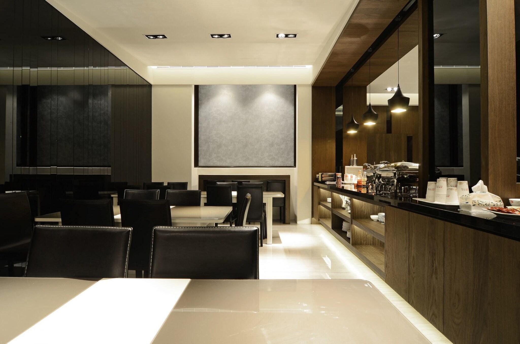 M Hotel