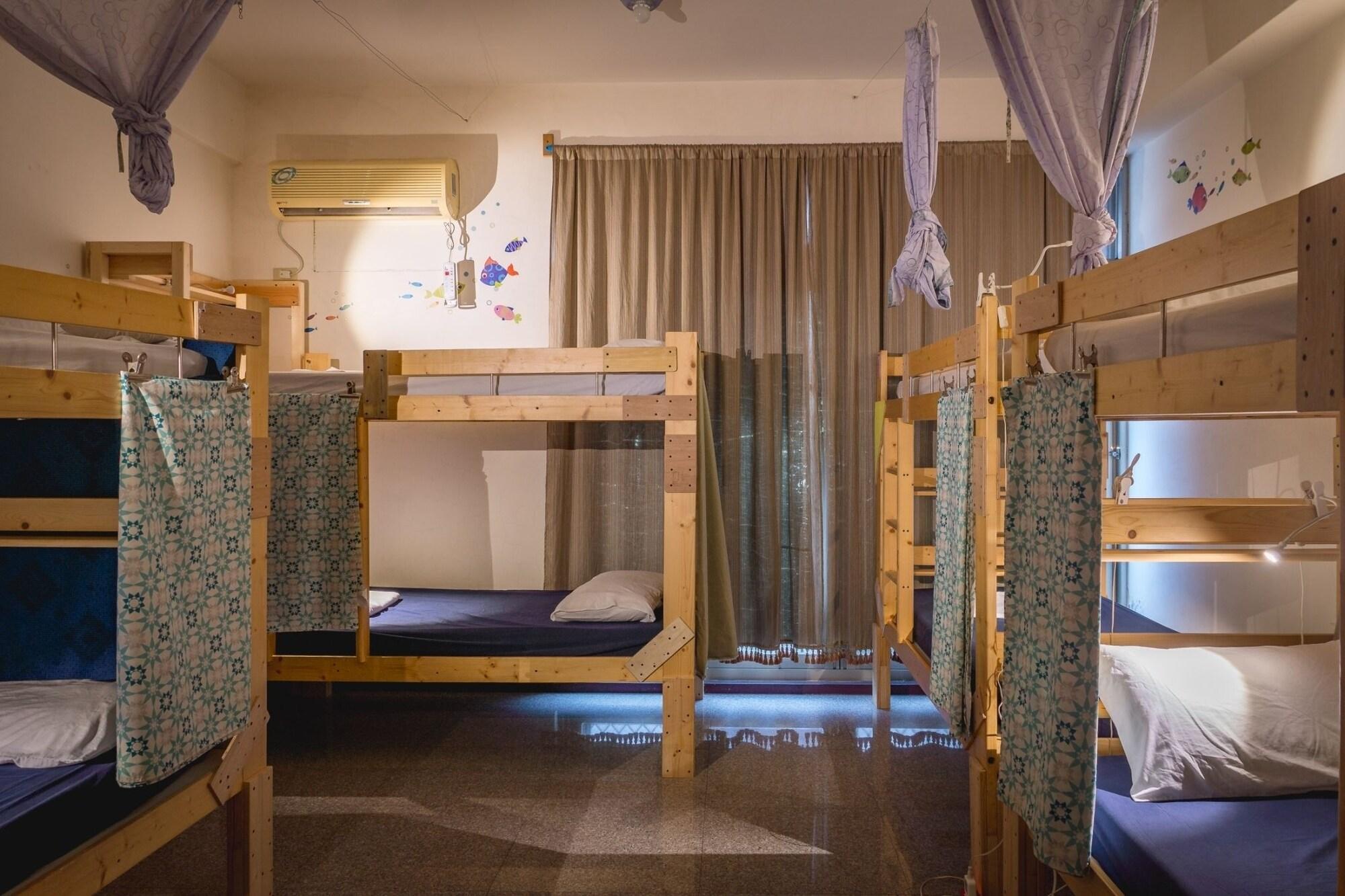 Fish hostel鶯歌魚旅民宿背包客棧 (Yingge Taoyuan hostel) by null
