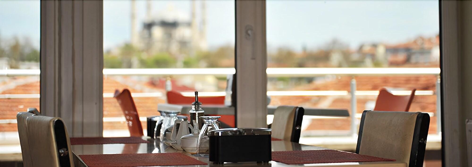 Saray Hotel