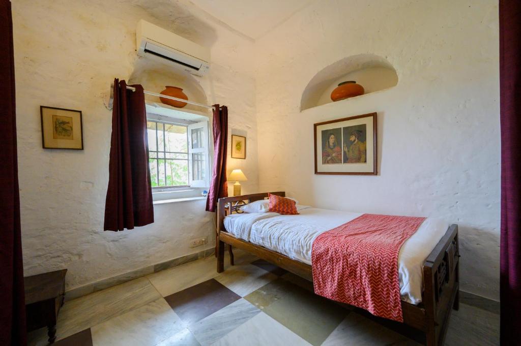 Neemrana's - Hill Fort - Kesroli