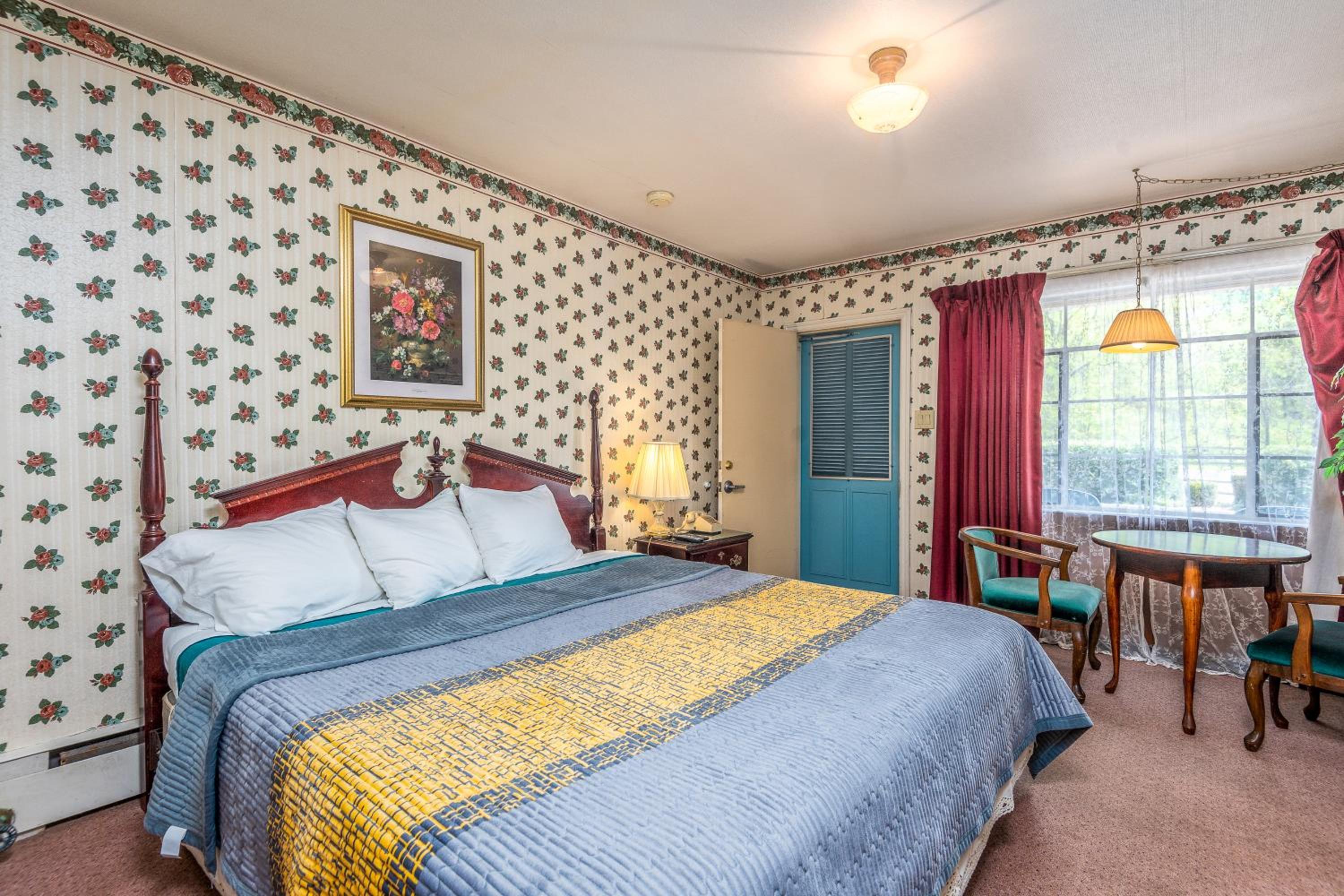 Parkway Inn