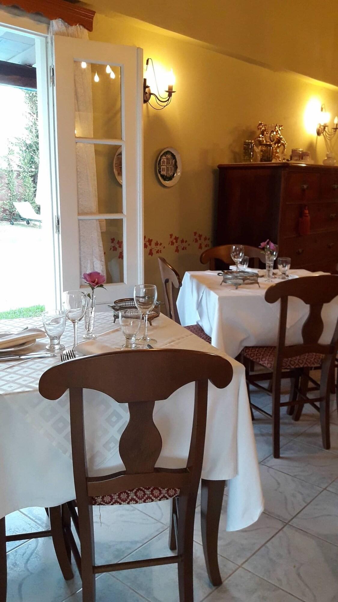 Villa De Loulia Hotel