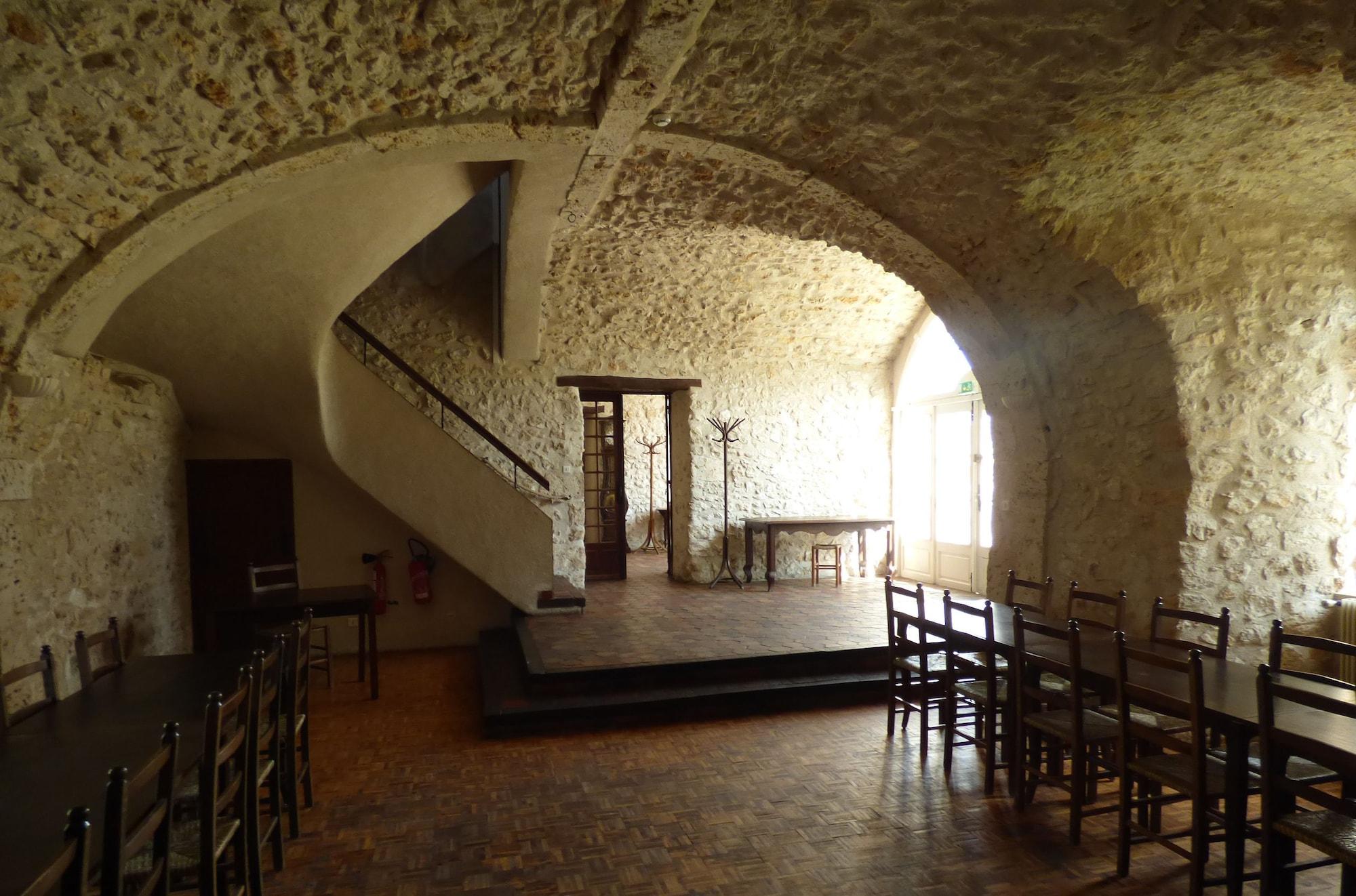 Chateau De Montrame