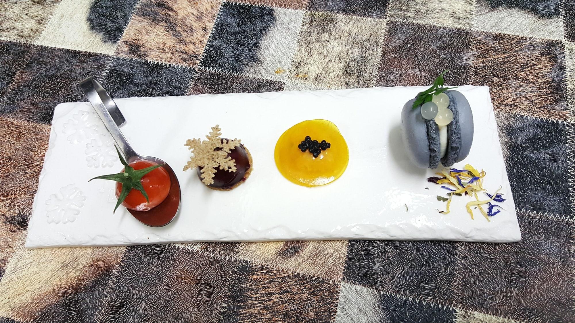 HOTEL TSANTELEINA by null