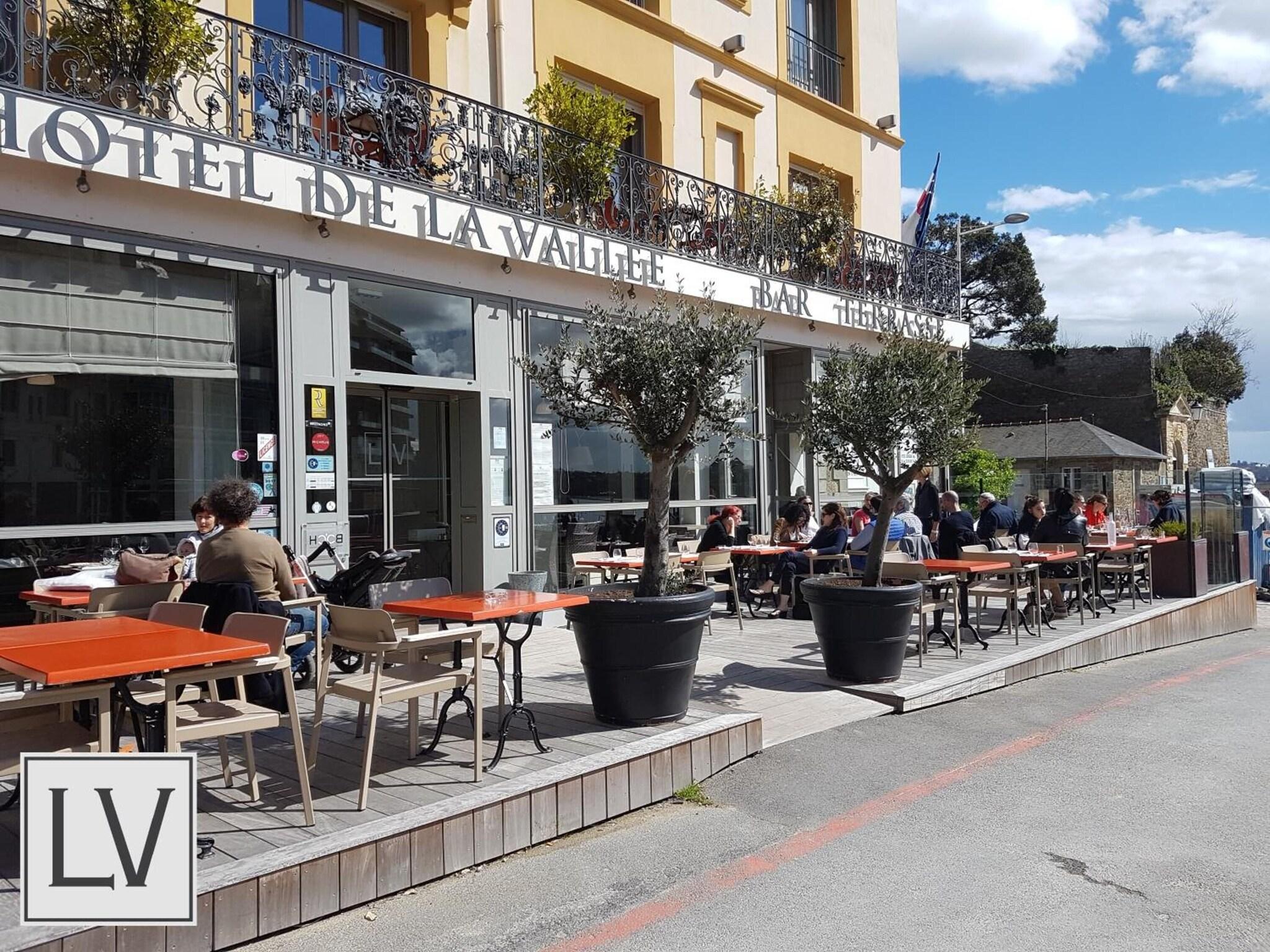 LA VALLÉE - Hôtel Restaurant by null