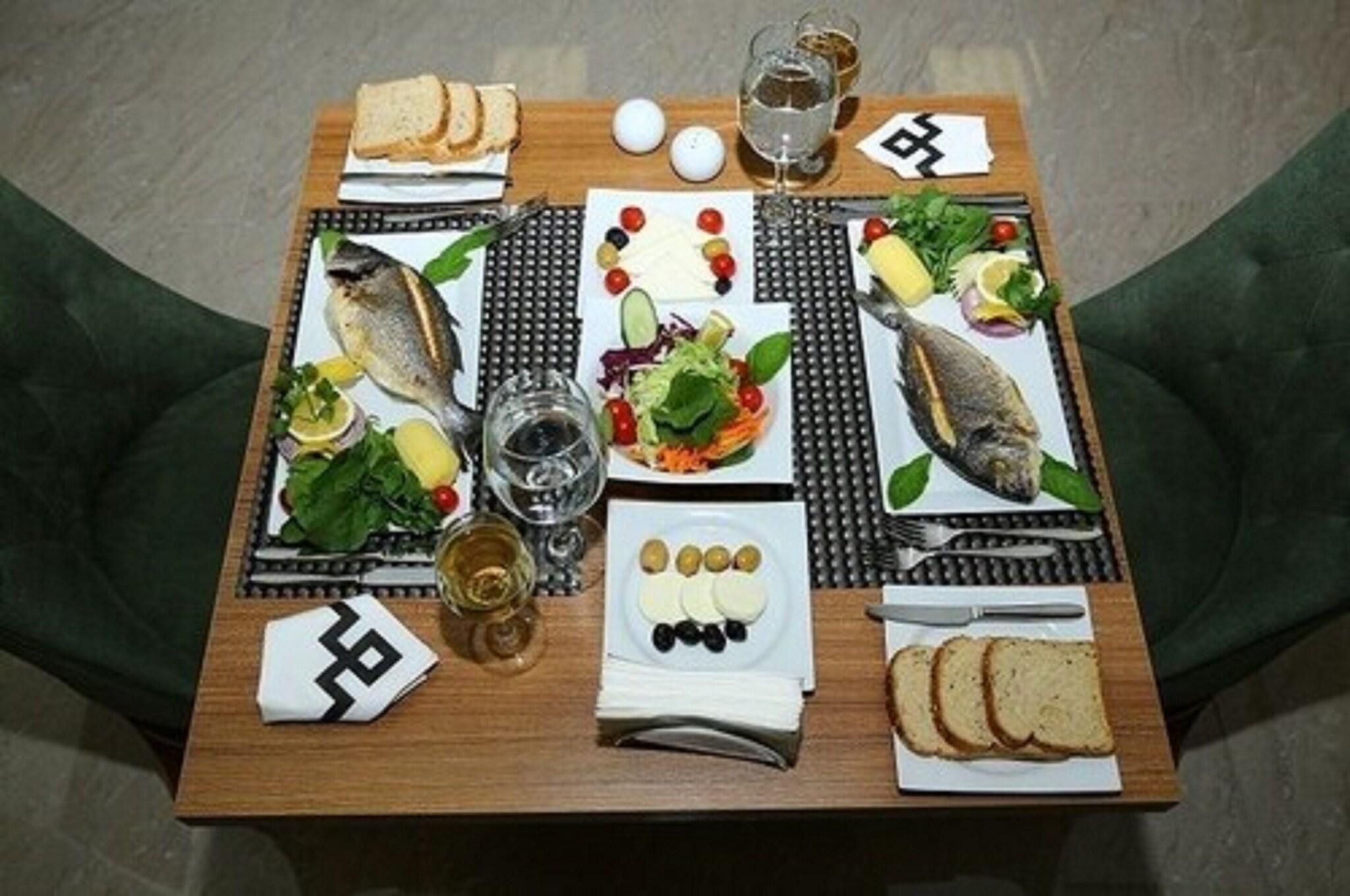 Golden Lounge Hotel