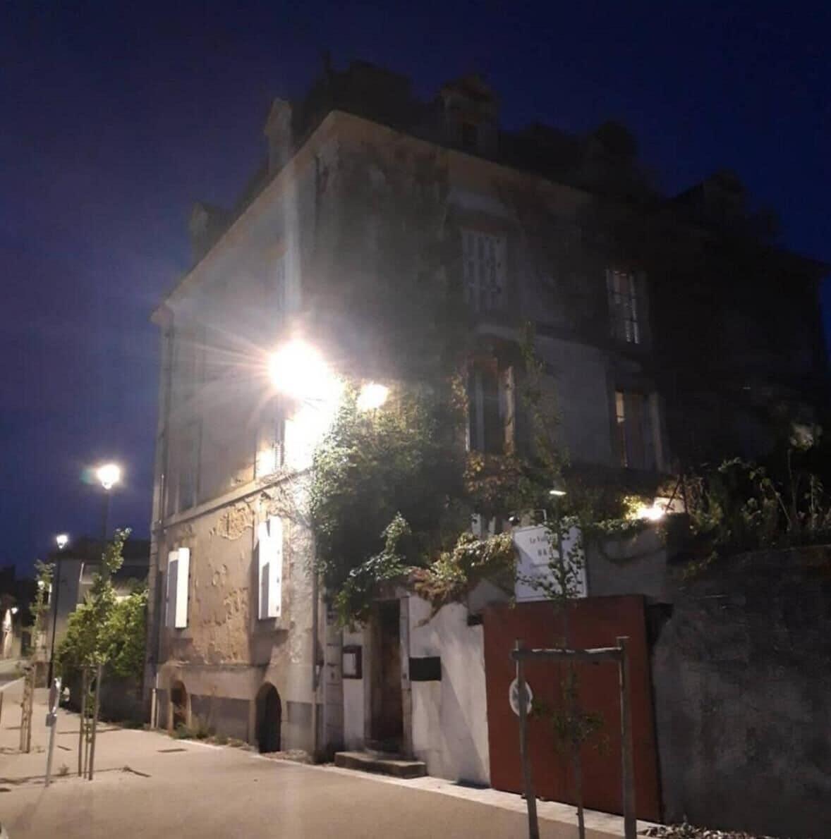 Le Voltaire Chambres et Table d'Hotes