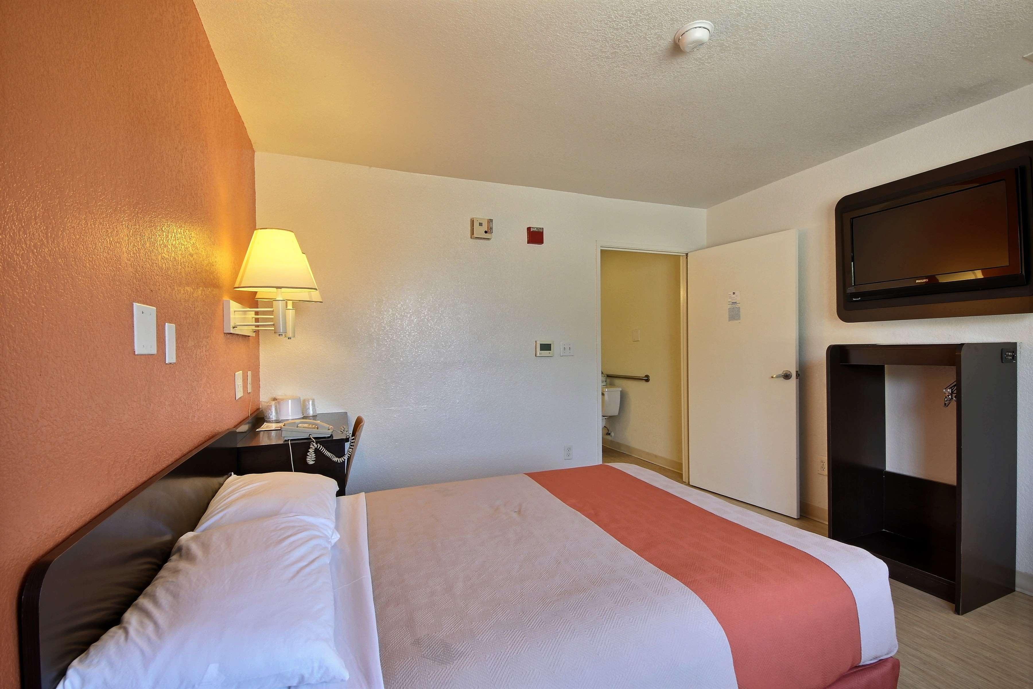 Motel 6 San Antonio, TX - West SeaWorld