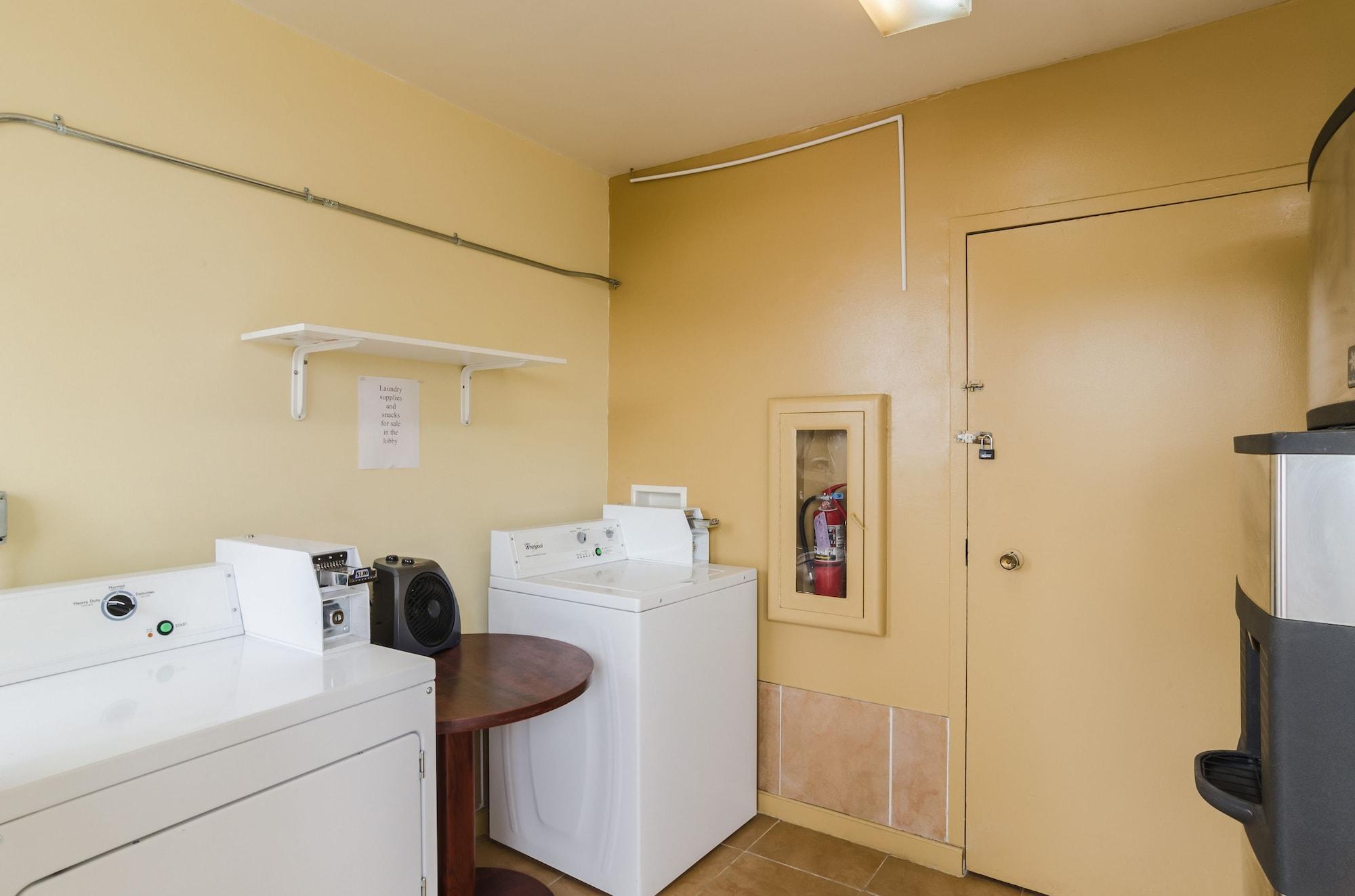 Alamo Inn & Suites