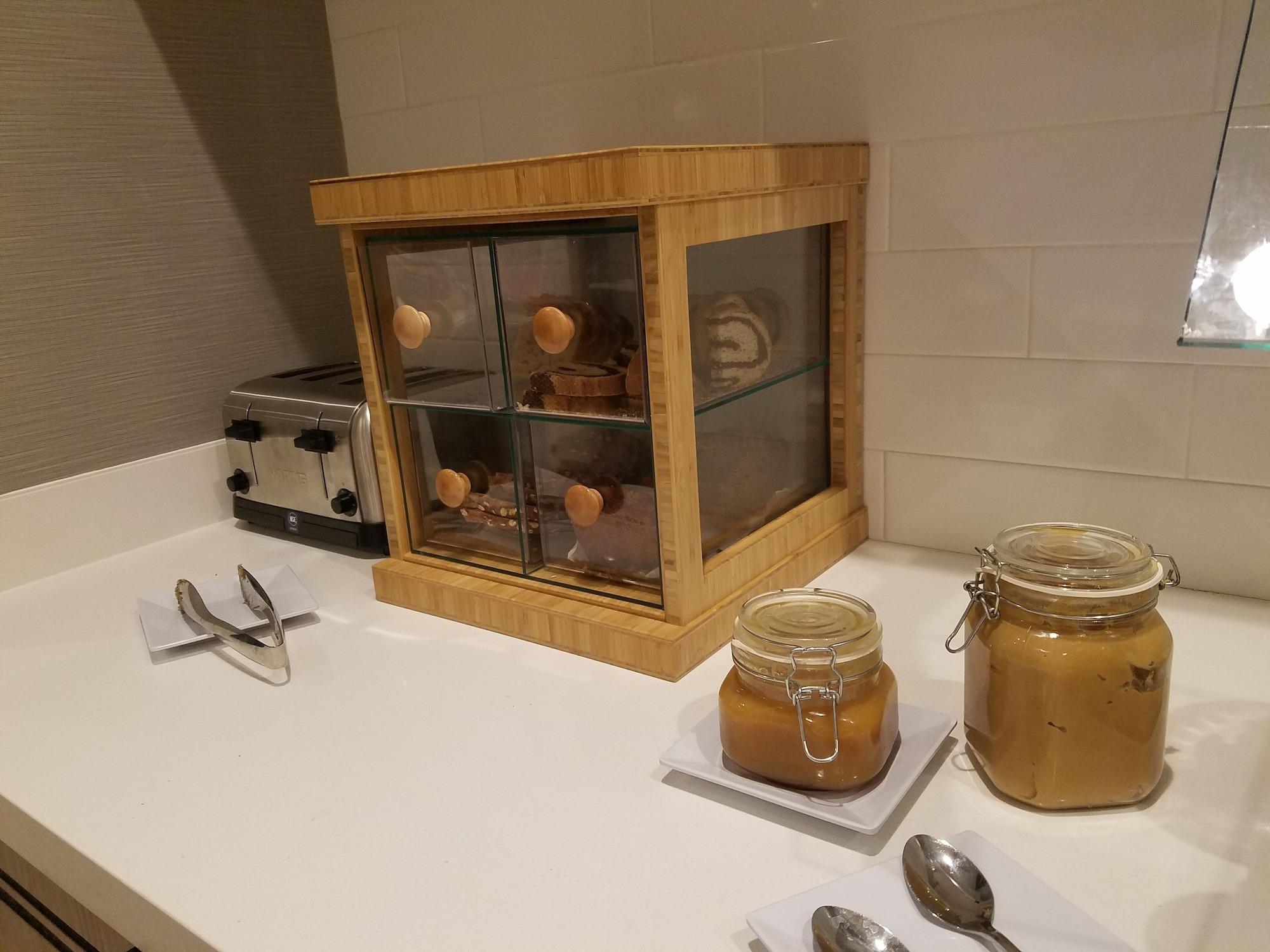 Hyatt Place Indianapolis / Fishers