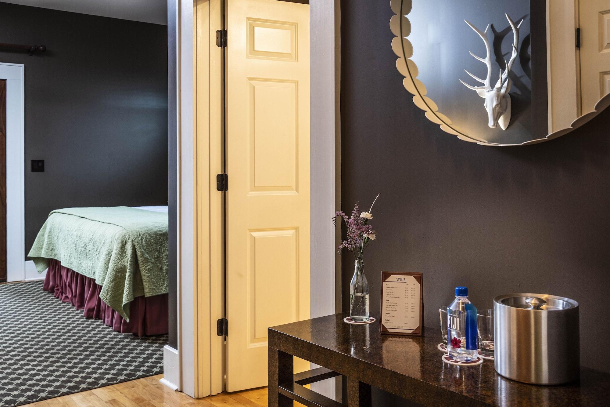 Hotel Broad Ripple by null