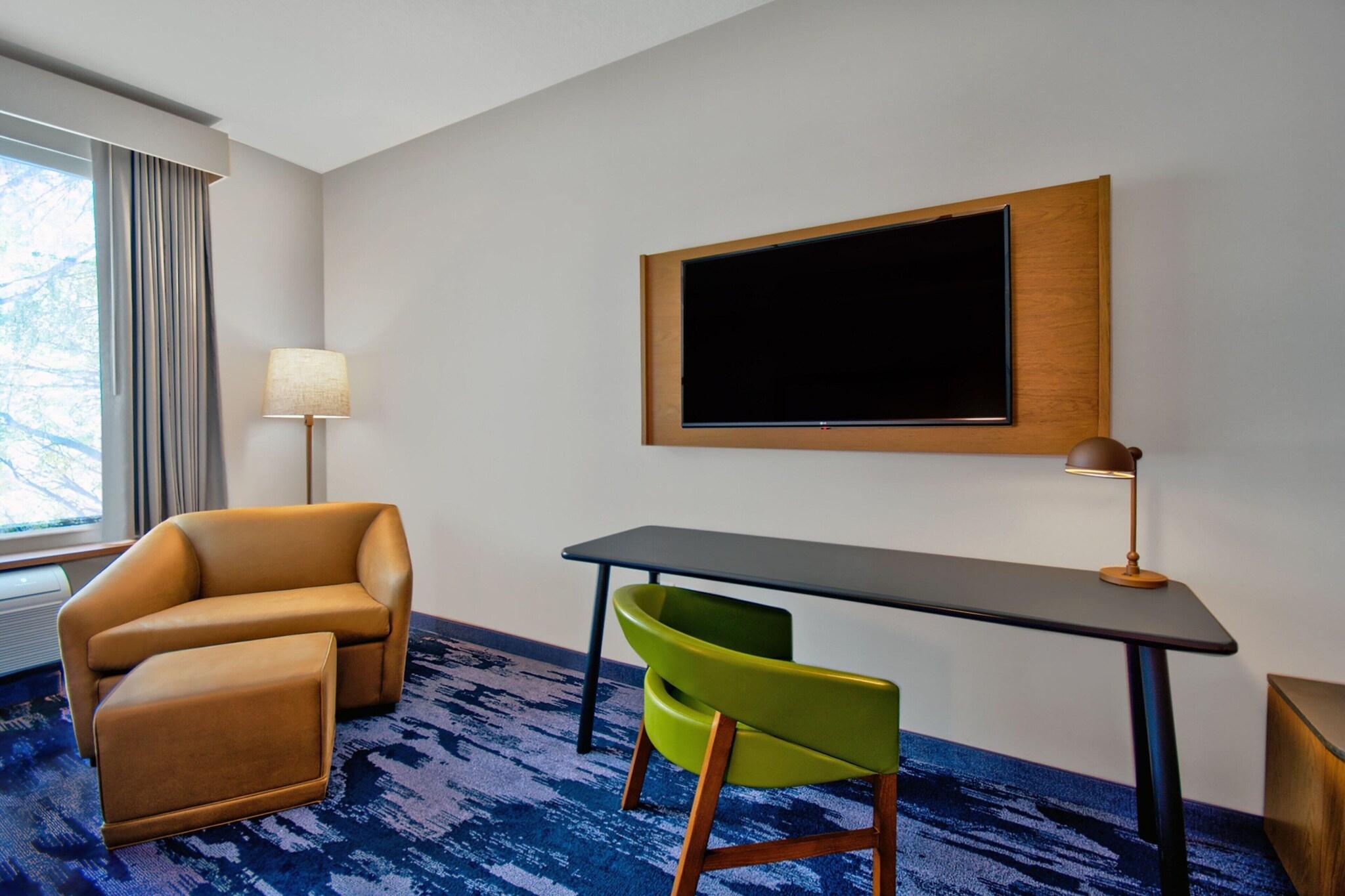 Fairfield Inn & Suites Orlando at FLAMINGO CROSSIN