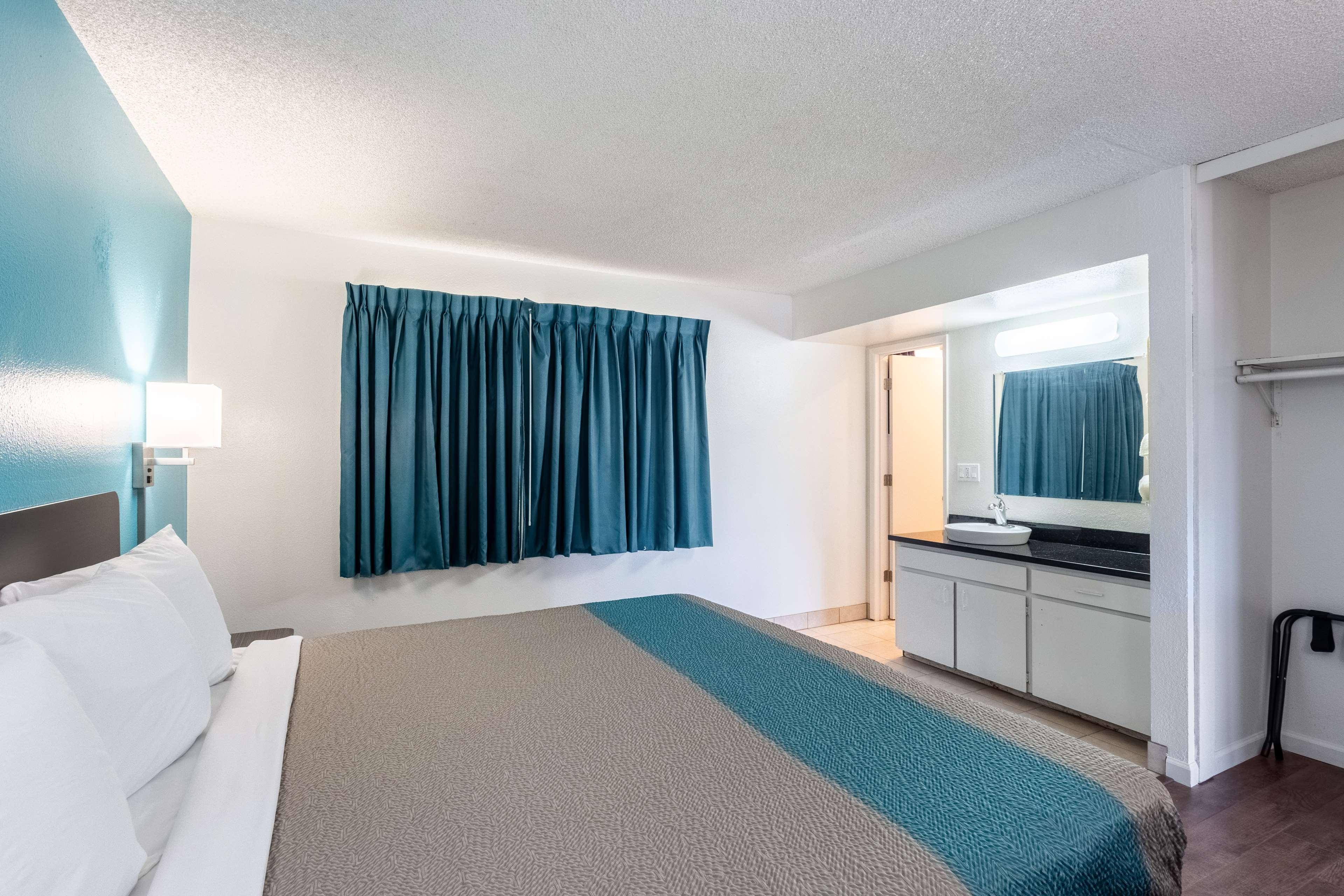 Motel 6 Saint Helens, OR