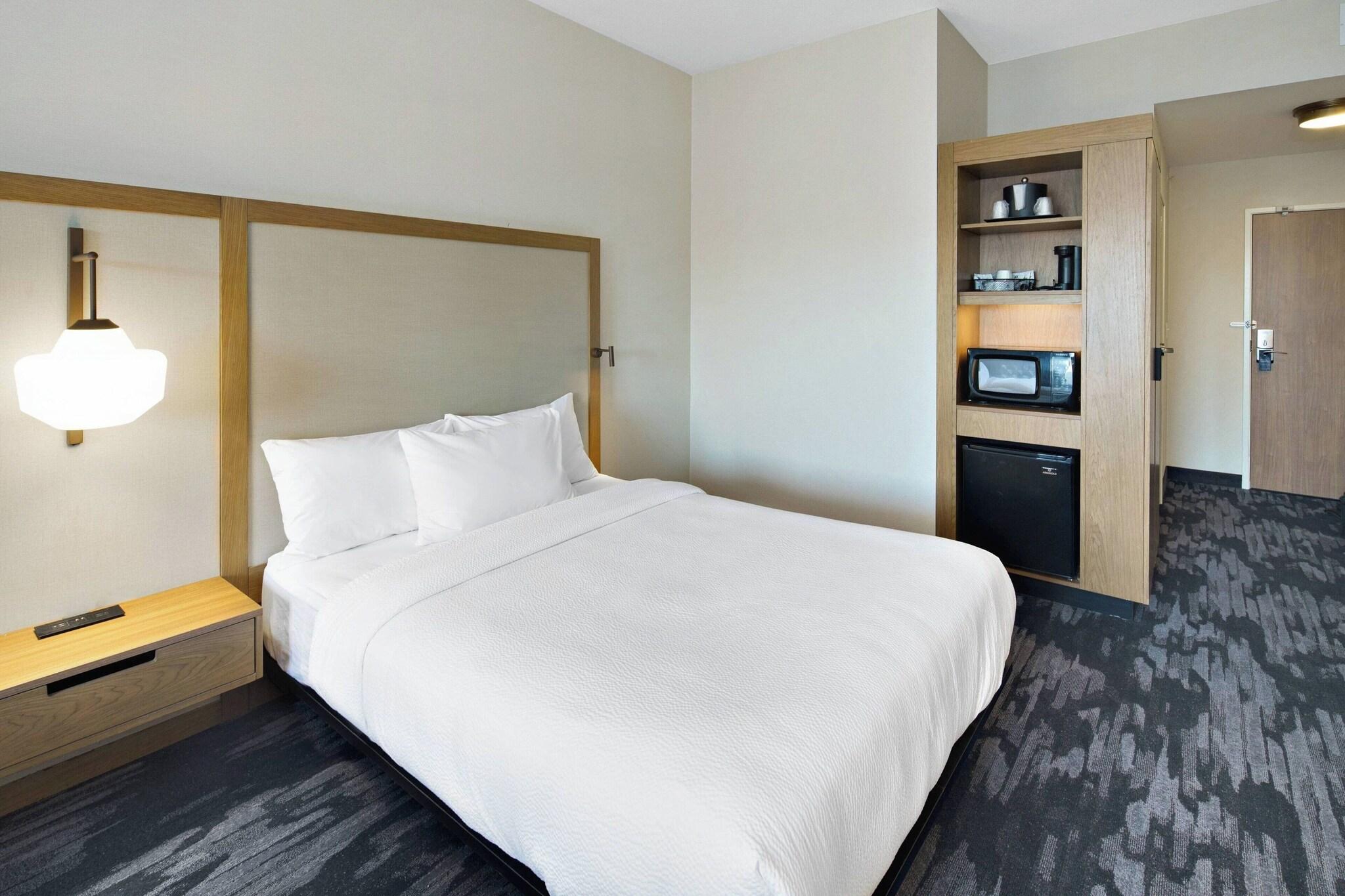 Fairfield Inn & Suites by Marriott Columbus New Al