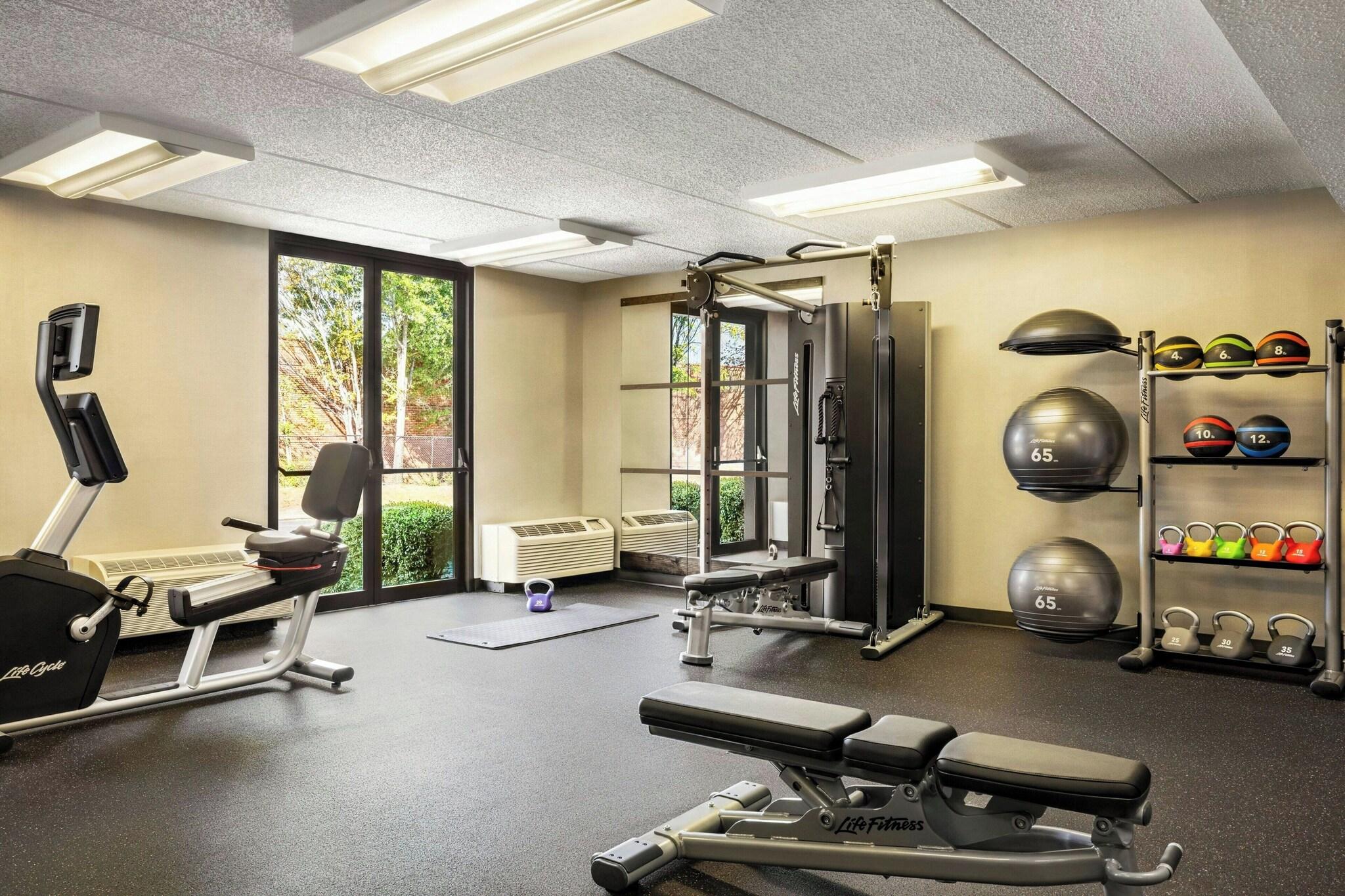 Courtyard By Marriott Atlanta Northlake
