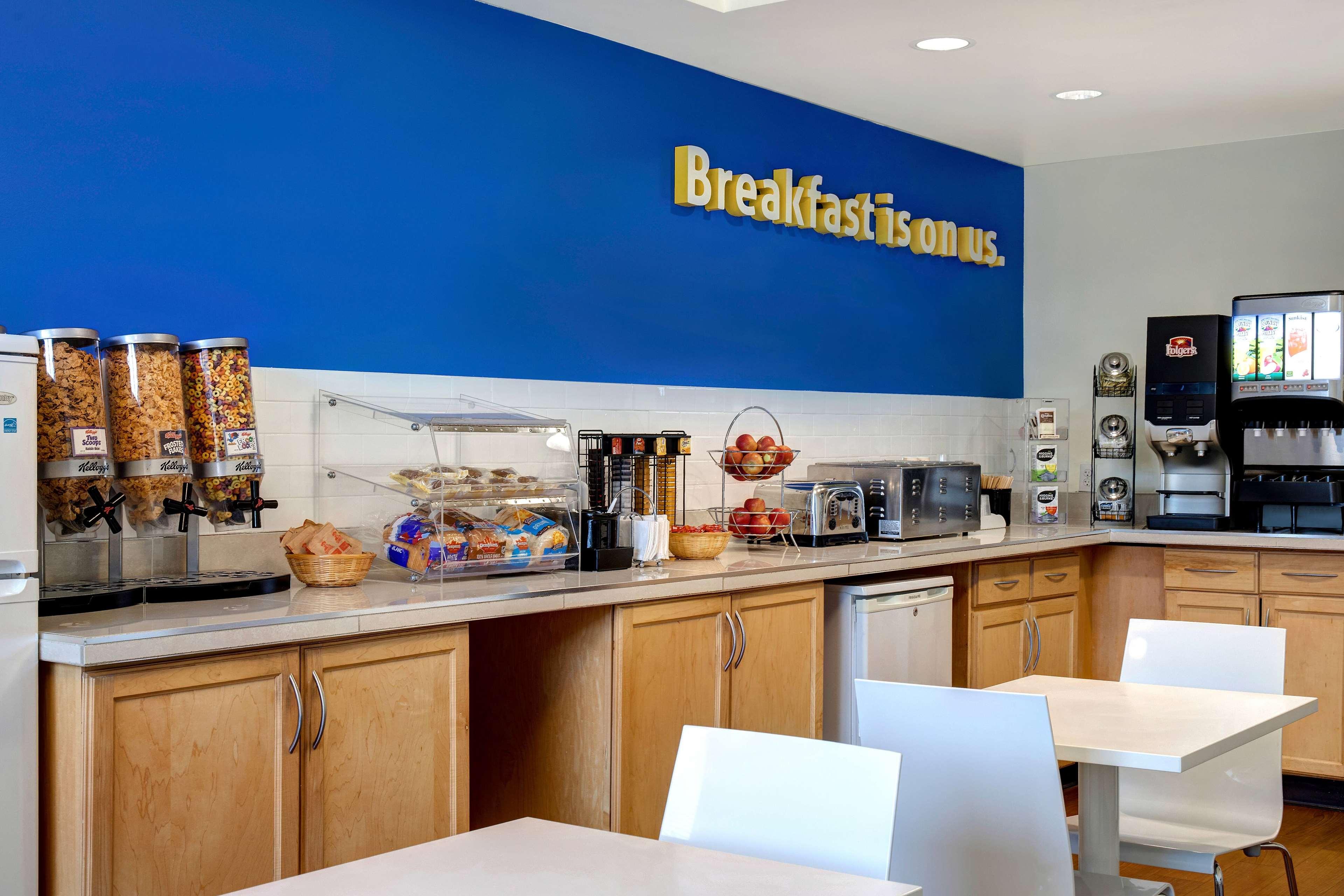 Days Inn By Wyndham Whitecourt