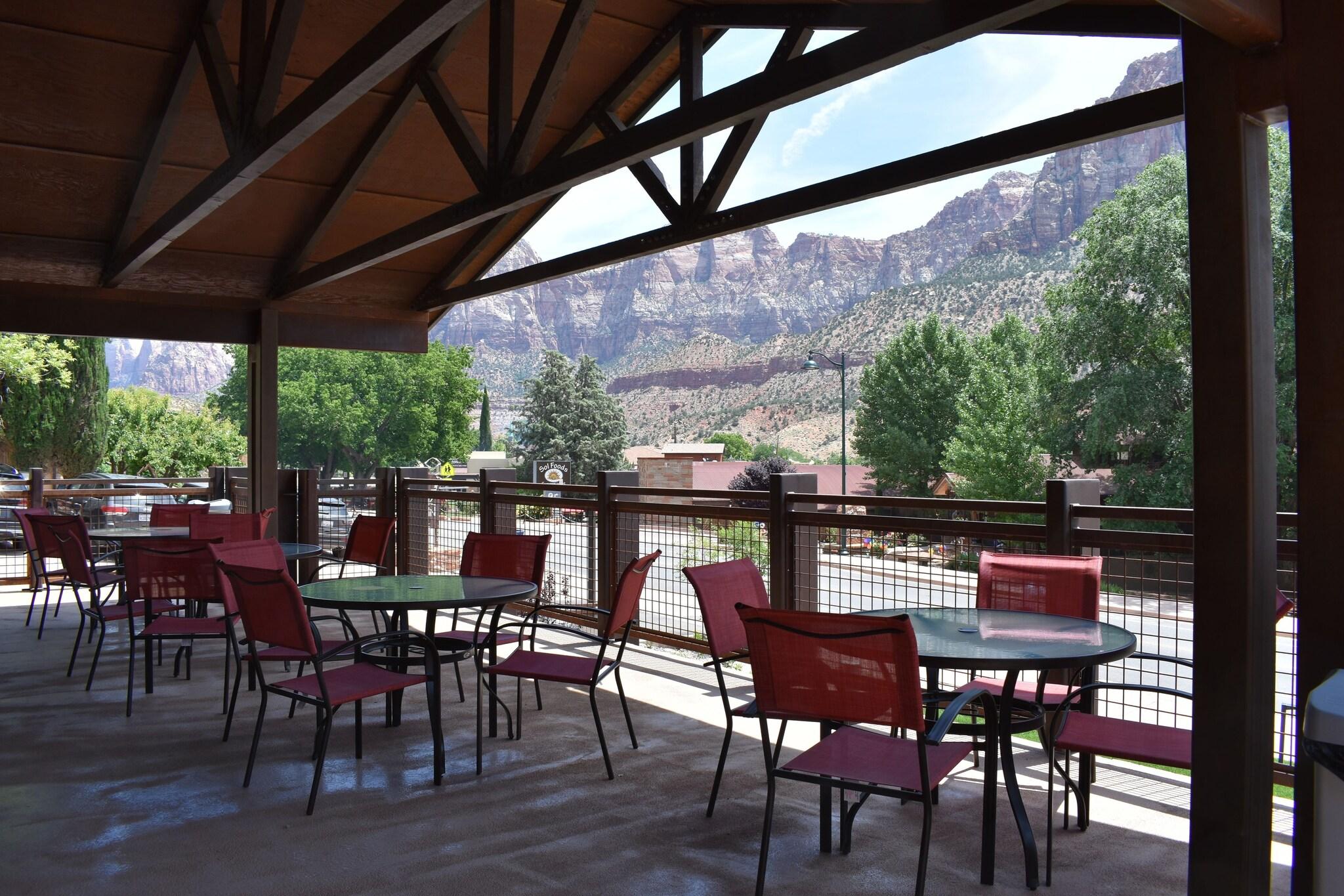 Zion Canyon Lodge by null