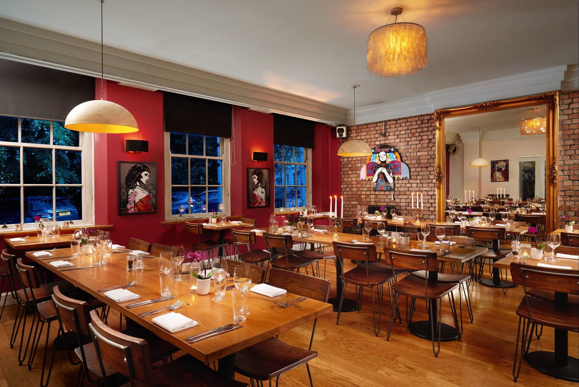 Berkeley Suites by null