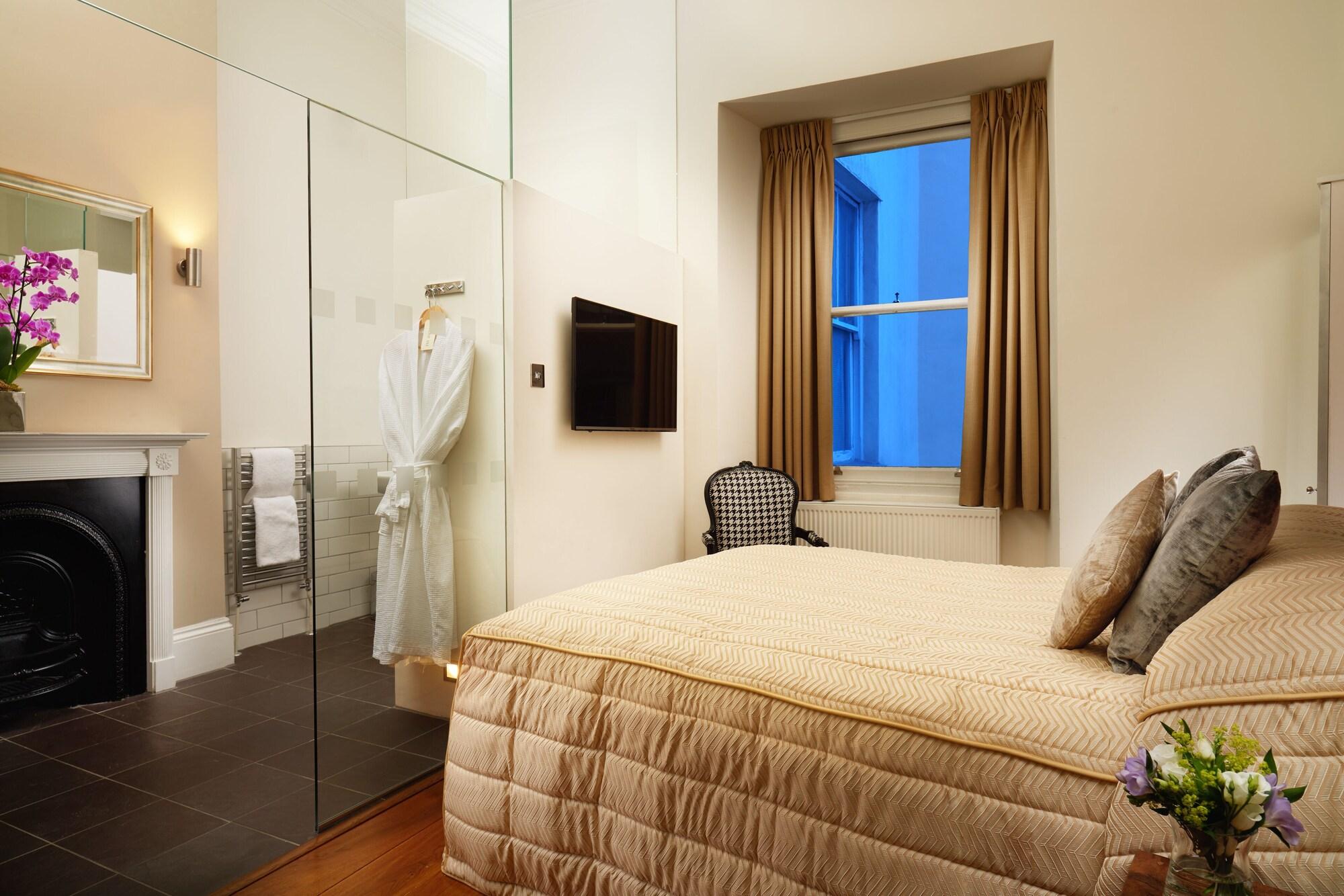 Berkeley Suites by null