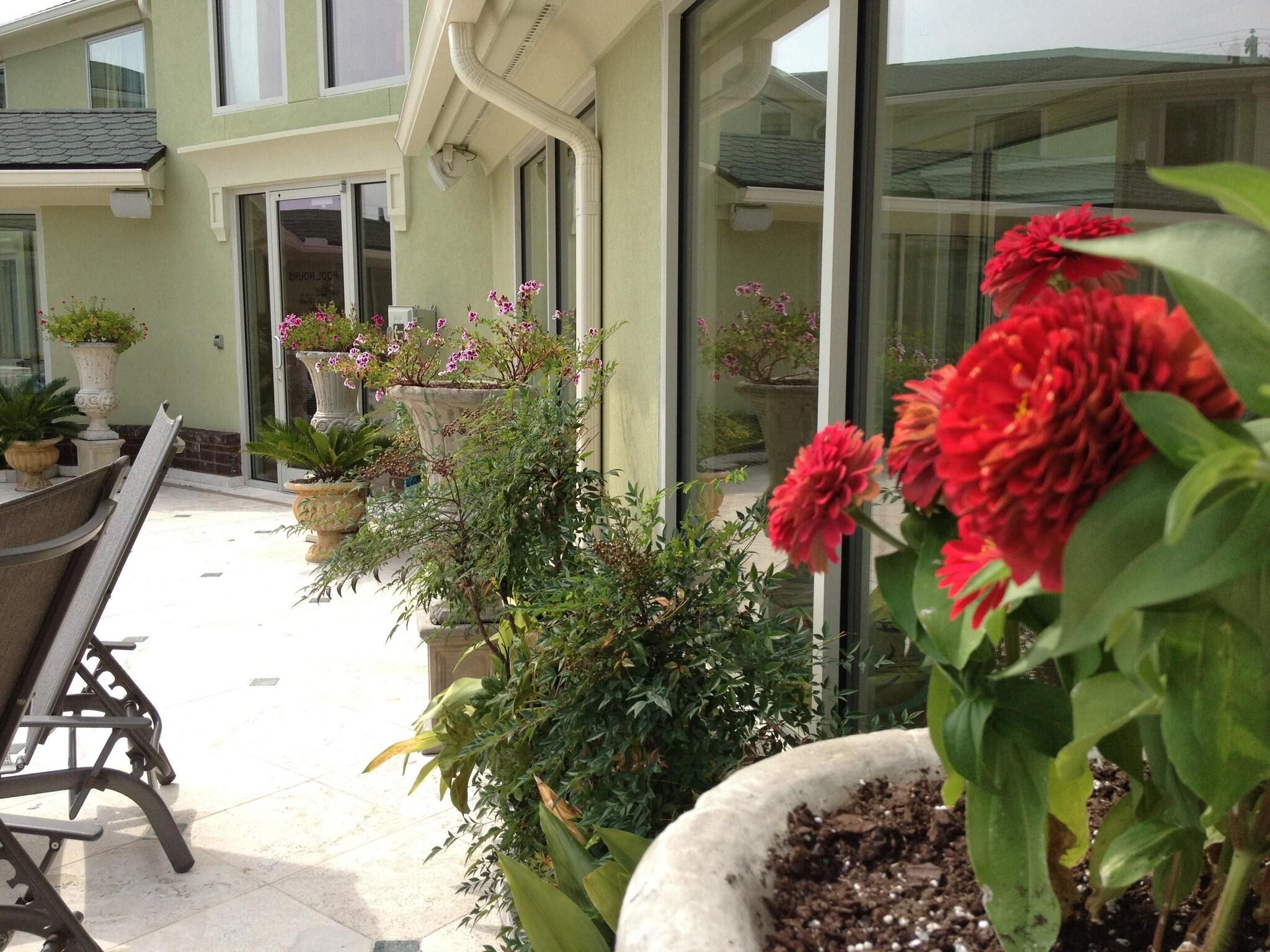 Town & Country Inn and Suites by null