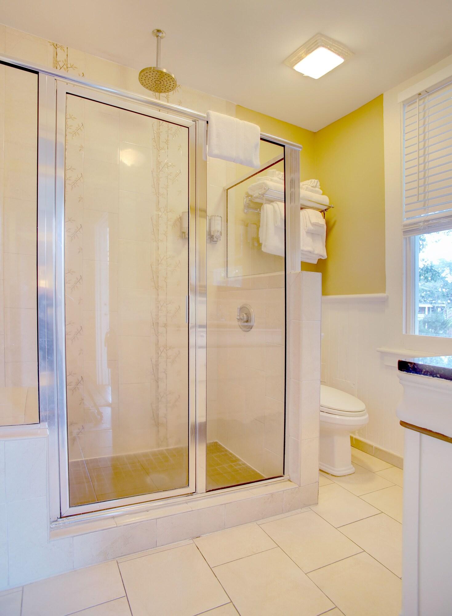 Azalea Inn and Villas by null