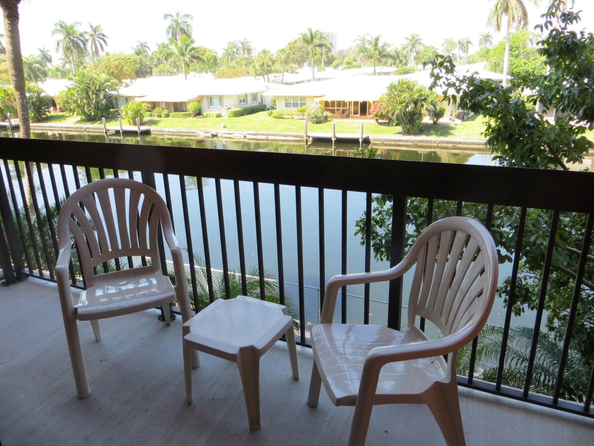 Surfsider Resort