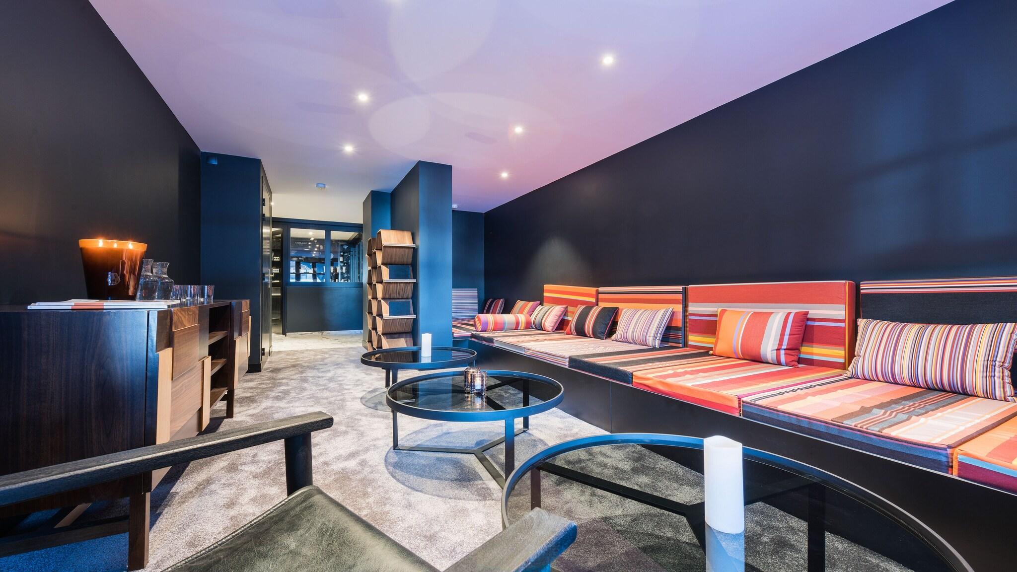 FAHRENHEIT SEVEN COURCHEVEL by null