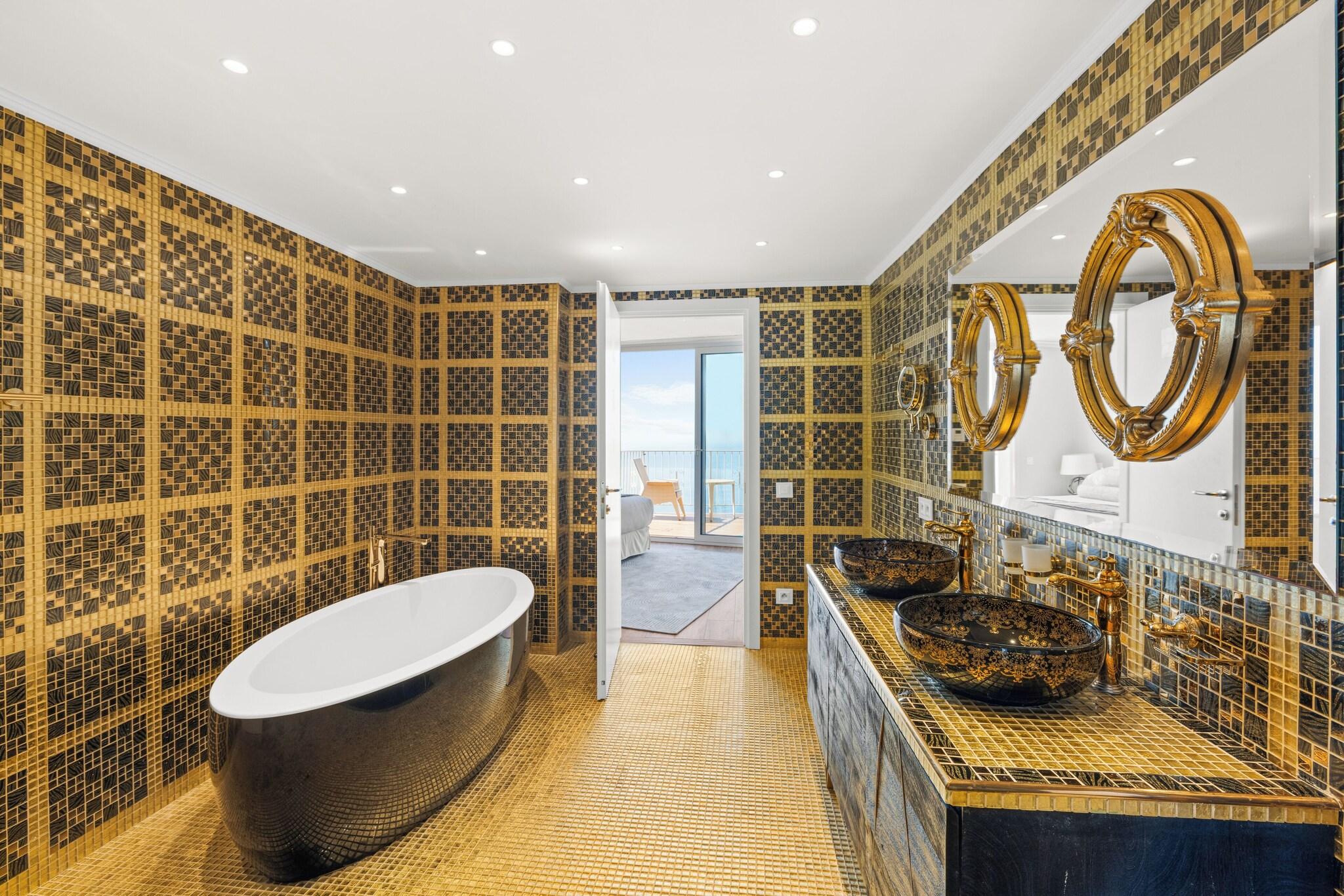 Hôtel Château de La Chèvre d’Or by null