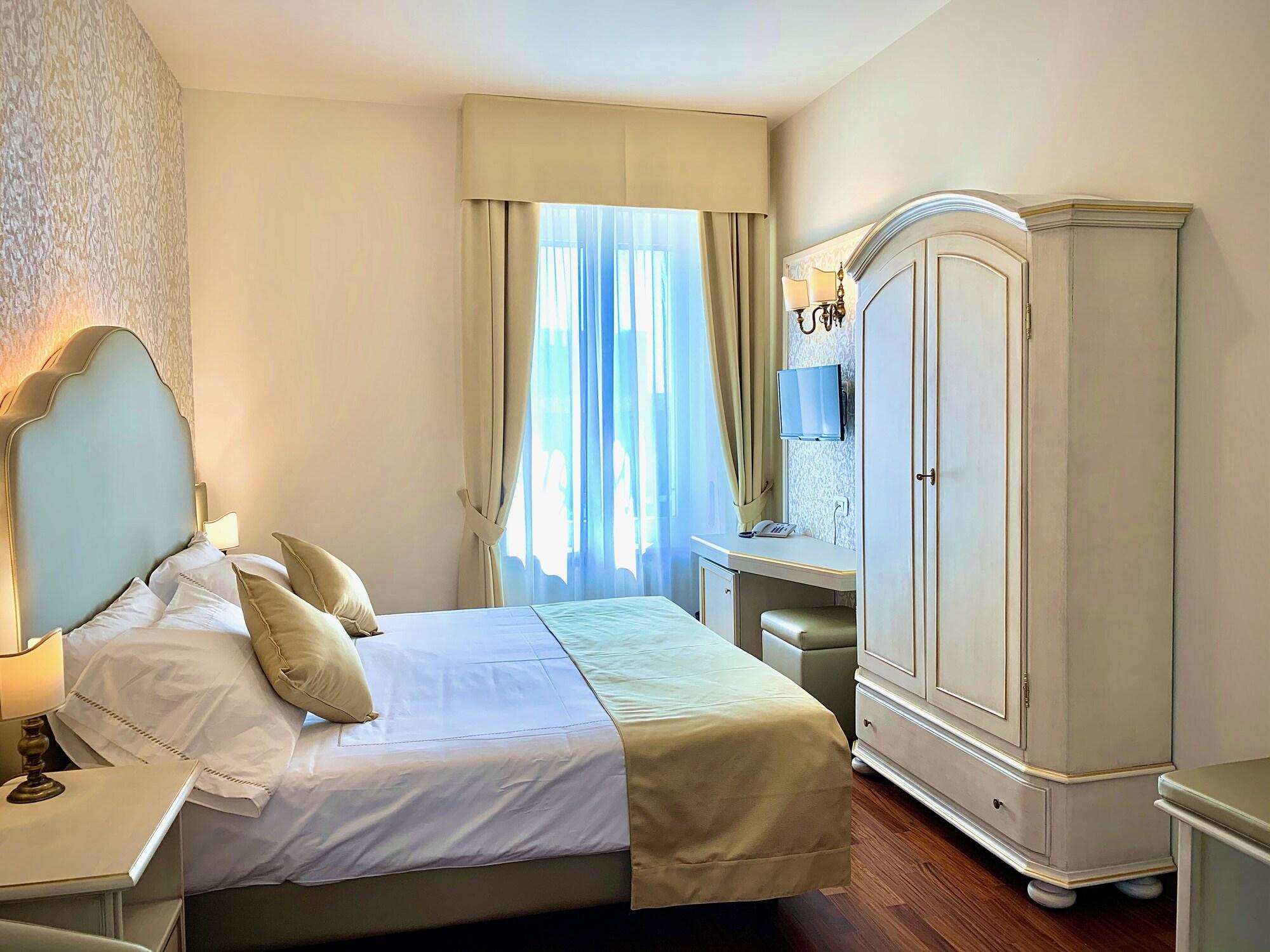 Albergo Gardesana - Residenza d'epoca by null