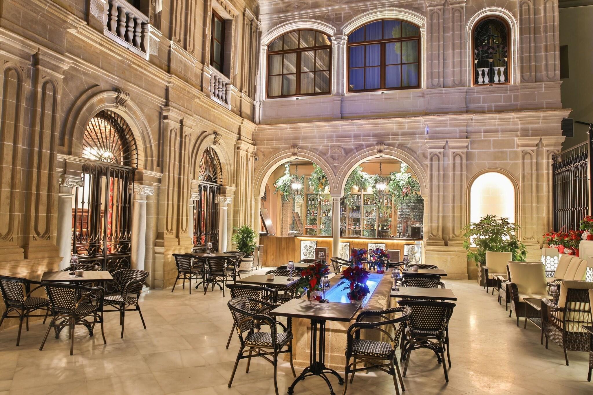 Casa Palacio María Luisa by null