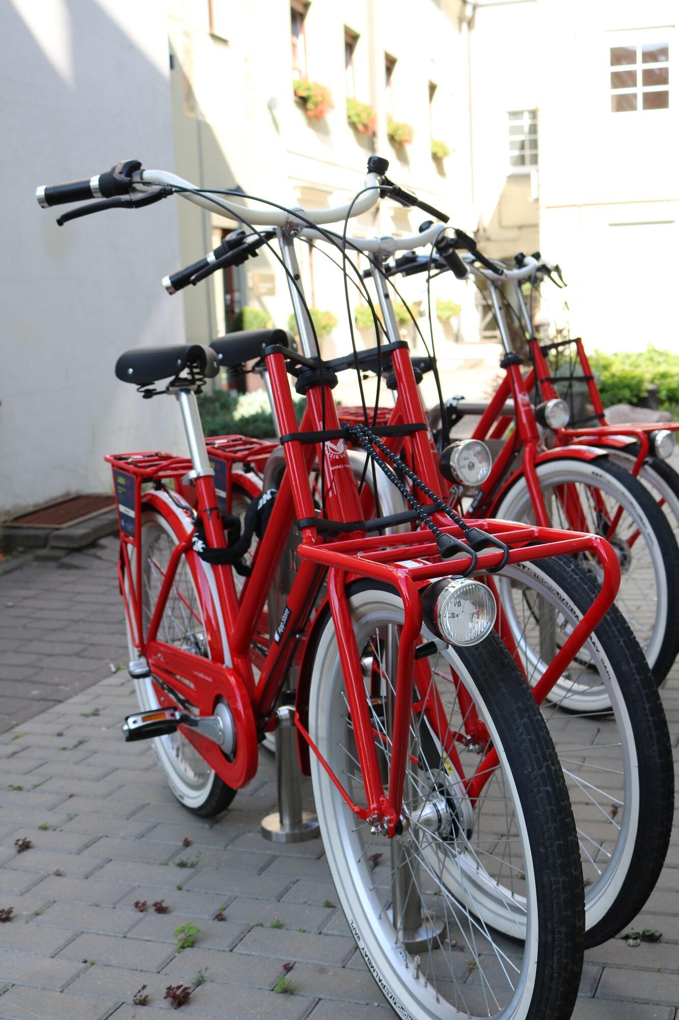 Apple Economy Hotel by null