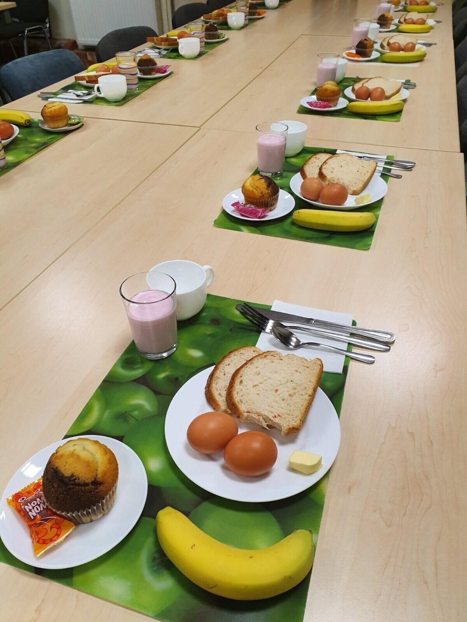 Apple Economy Hotel by null