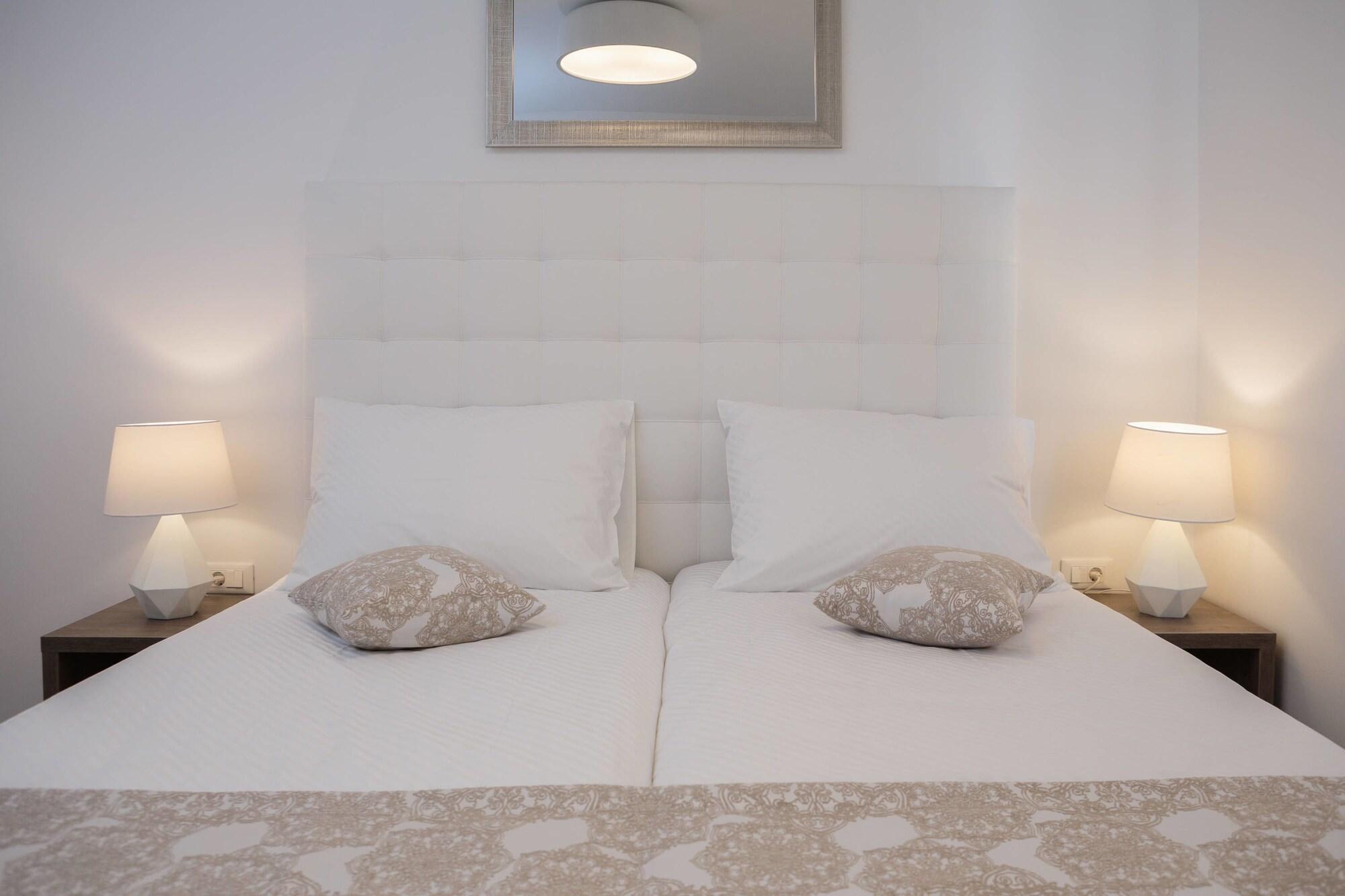 SLEEP SPLIT - Luxury Boutique Suites and Rooms by null