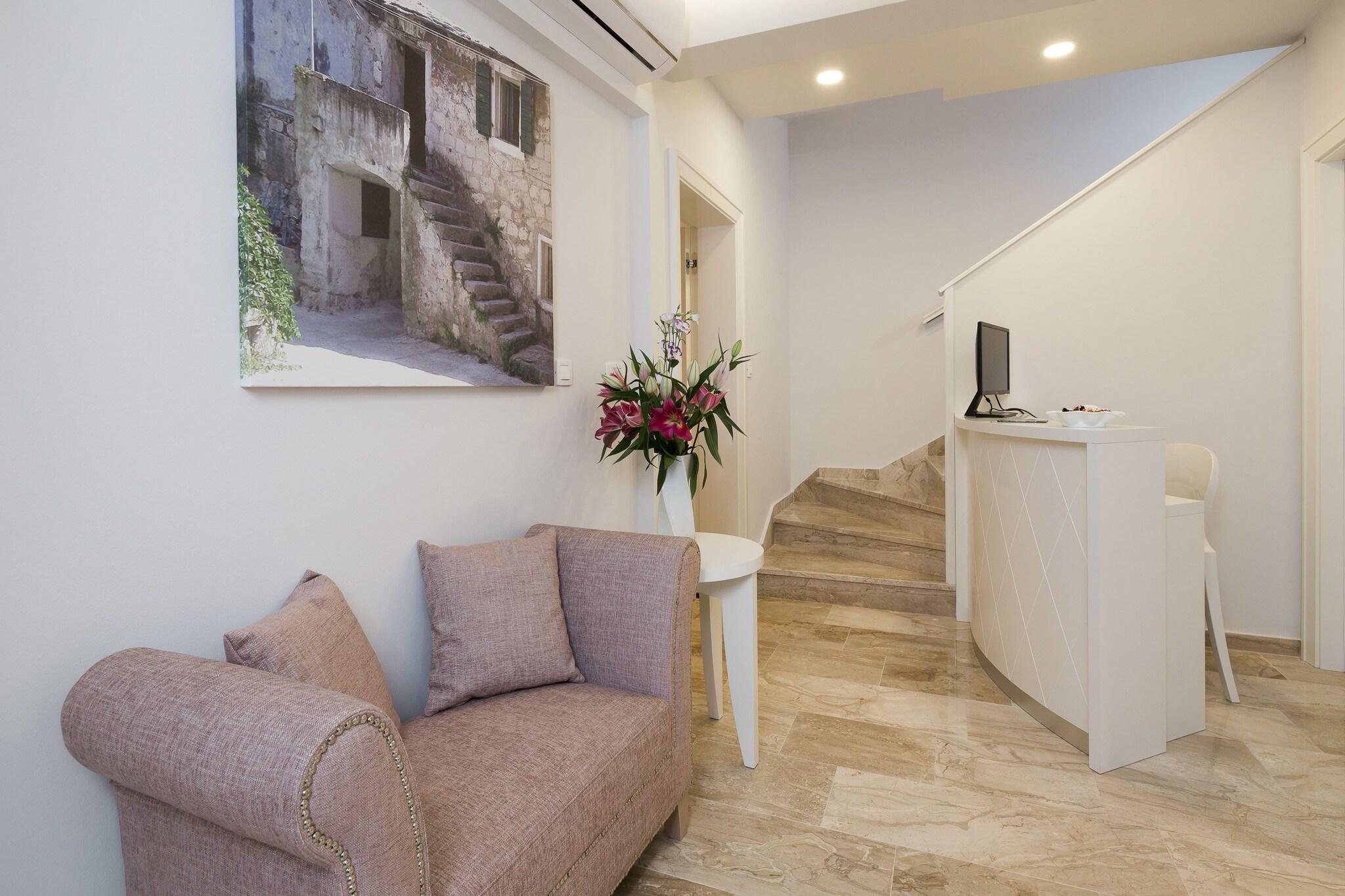 Balatura Split Luxury Rooms - Poză