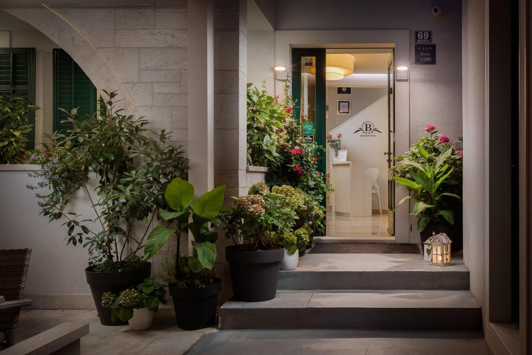 Balatura Split Luxury Rooms - Poză