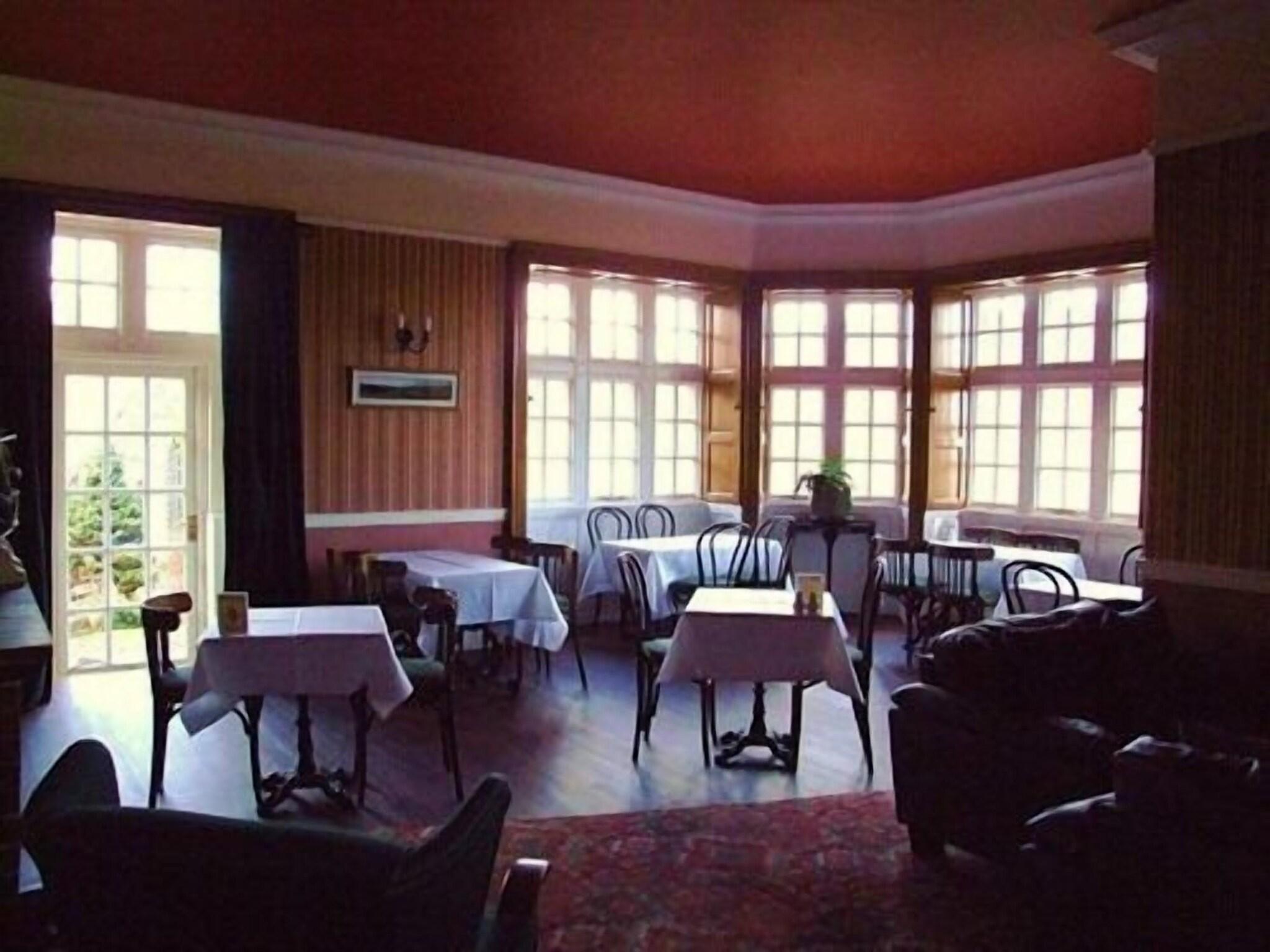 The Glen Hotel